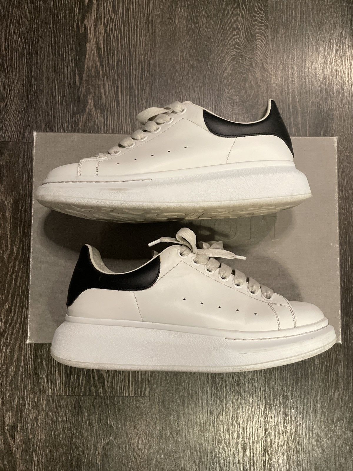 Alexander McQueen Alexander McQueen White & Black Oversized Sneakers Size US 7 / EU 40 - 6 Thumbnail