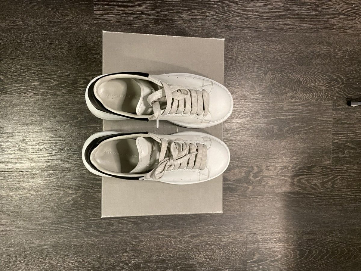 Alexander McQueen Alexander McQueen White & Black Oversized Sneakers Size US 7 / EU 40 - 3 Thumbnail