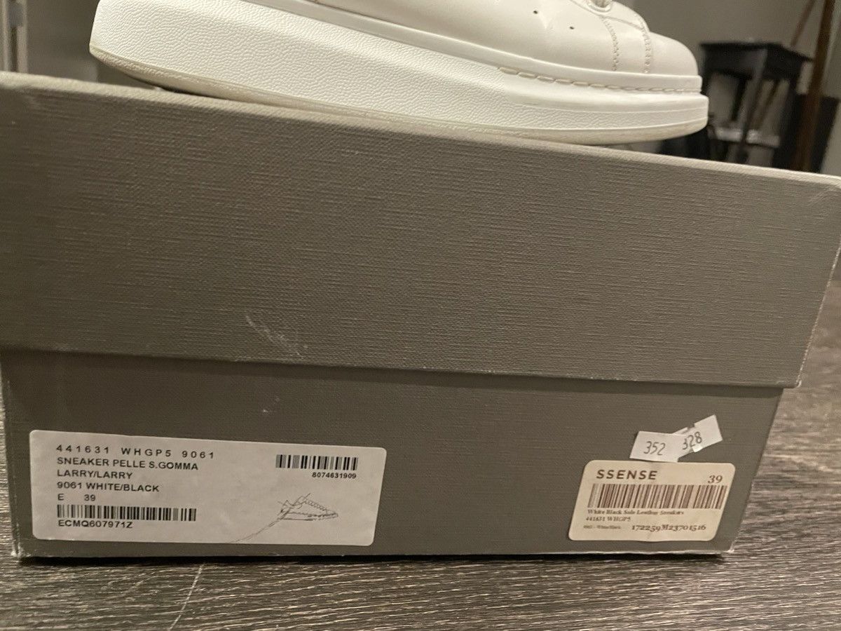 Alexander McQueen Alexander McQueen White & Black Oversized Sneakers Size US 7 / EU 40 - 10 Thumbnail