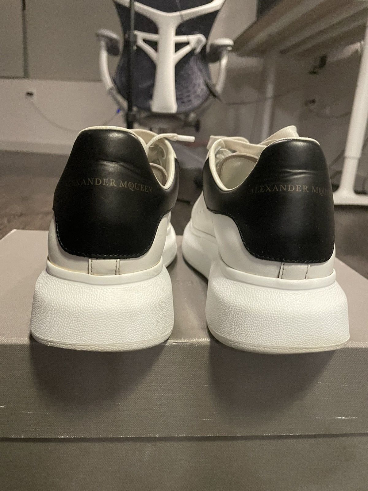 Alexander McQueen Alexander McQueen White & Black Oversized Sneakers Size US 7 / EU 40 - 5 Thumbnail