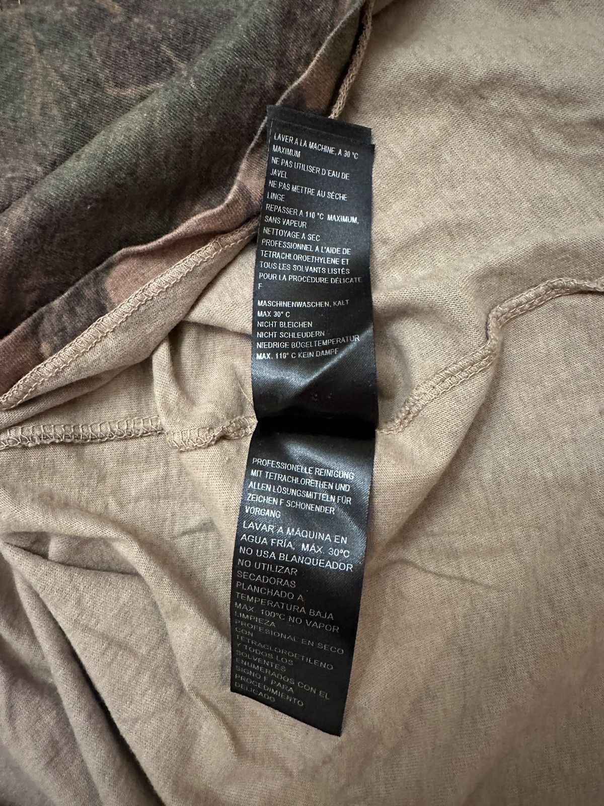 Yeezy Yeezy Season 4 Woodland Camo T-Shirt (Made in Italy)(S) Size US M / EU 48-50 / 2 - 7 Thumbnail