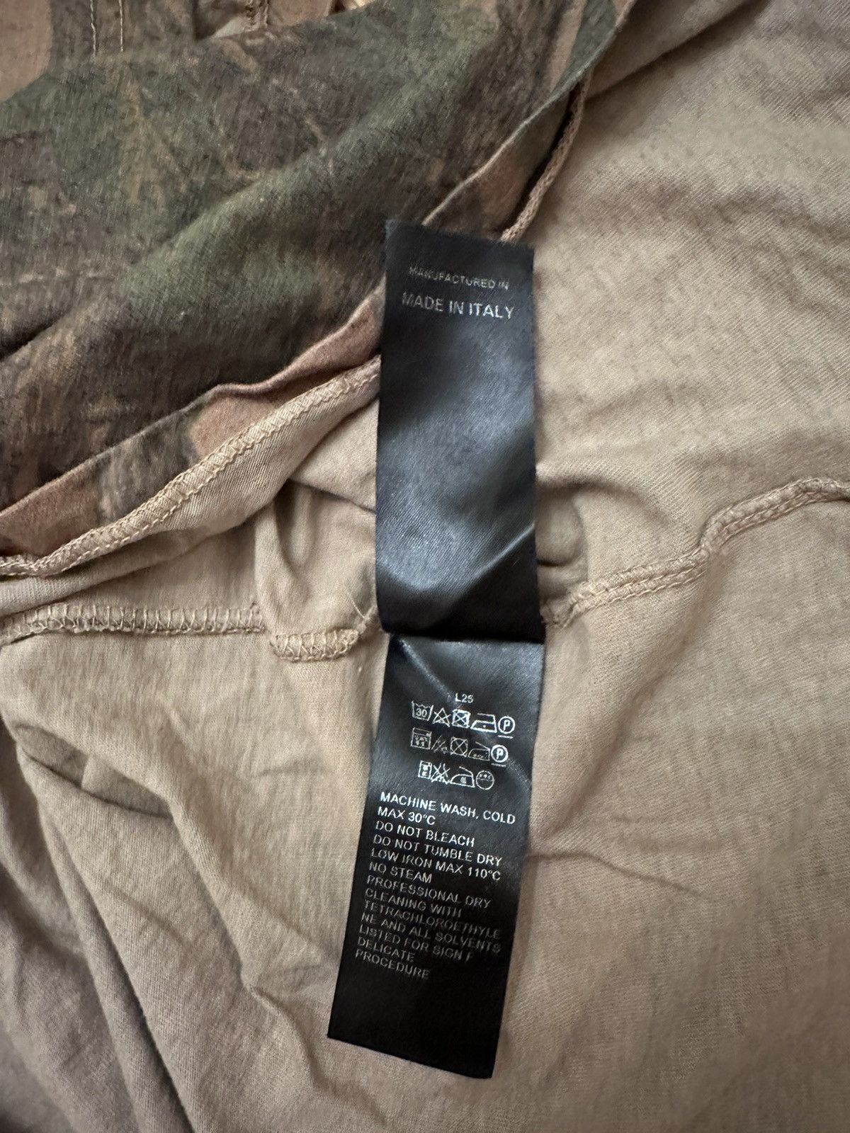 Yeezy Yeezy Season 4 Woodland Camo T-Shirt (Made in Italy)(S) Size US M / EU 48-50 / 2 - 6 Thumbnail