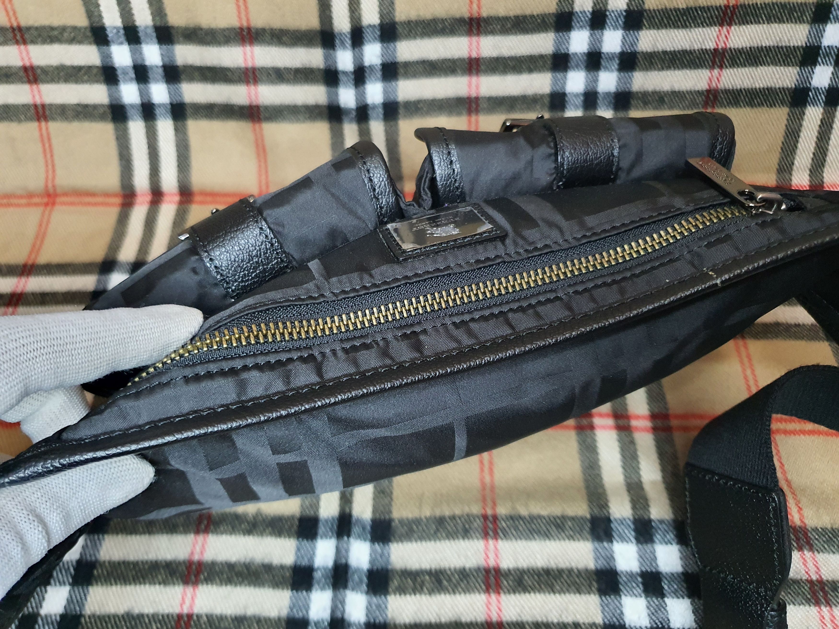 Burberry BURBERRY Black Label 2-Way Waist Bag Crossbody Bag. Size ONE SIZE - 9 Thumbnail
