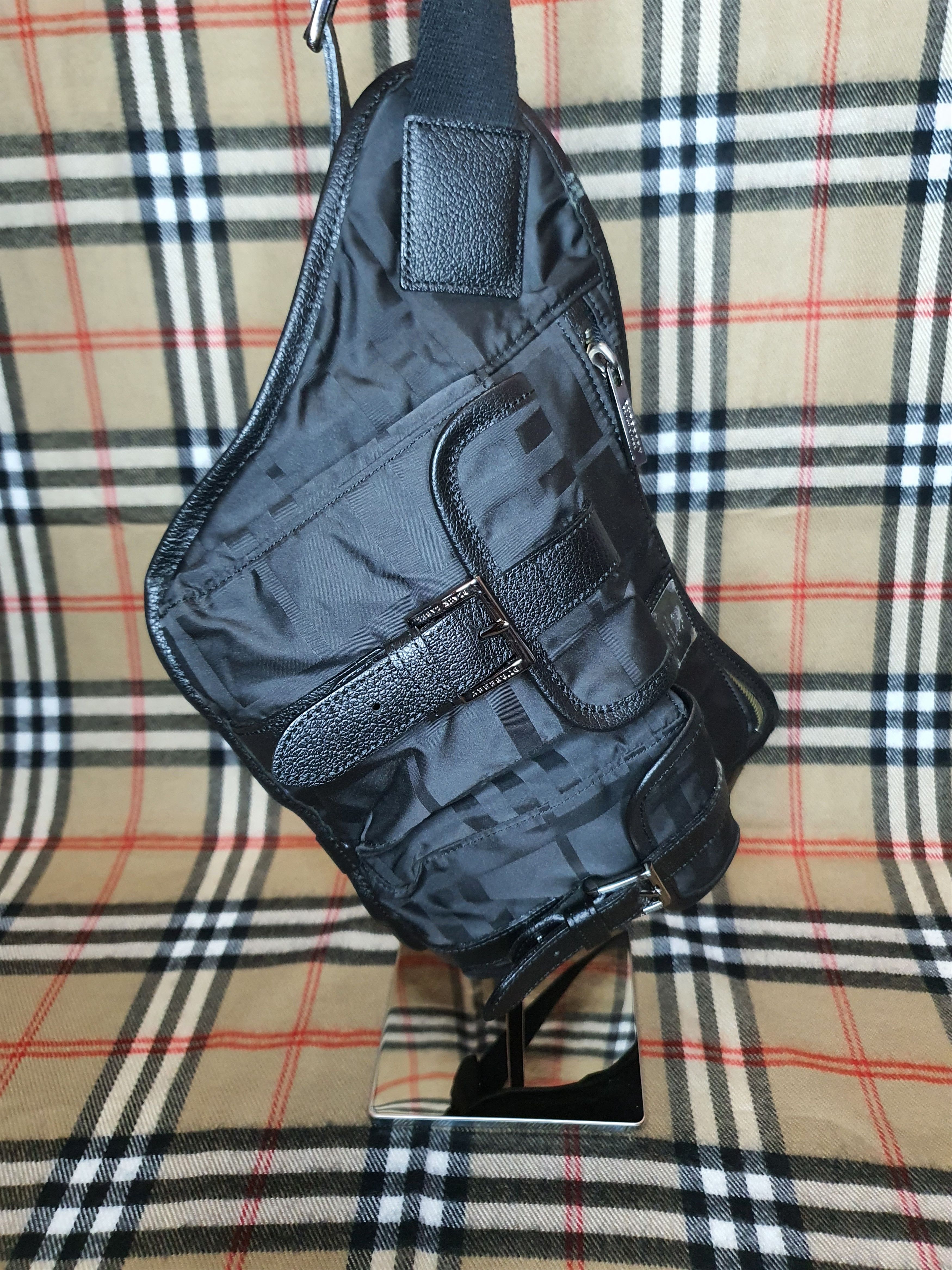 Burberry BURBERRY Black Label 2-Way Waist Bag Crossbody Bag. Size ONE SIZE - 7 Thumbnail