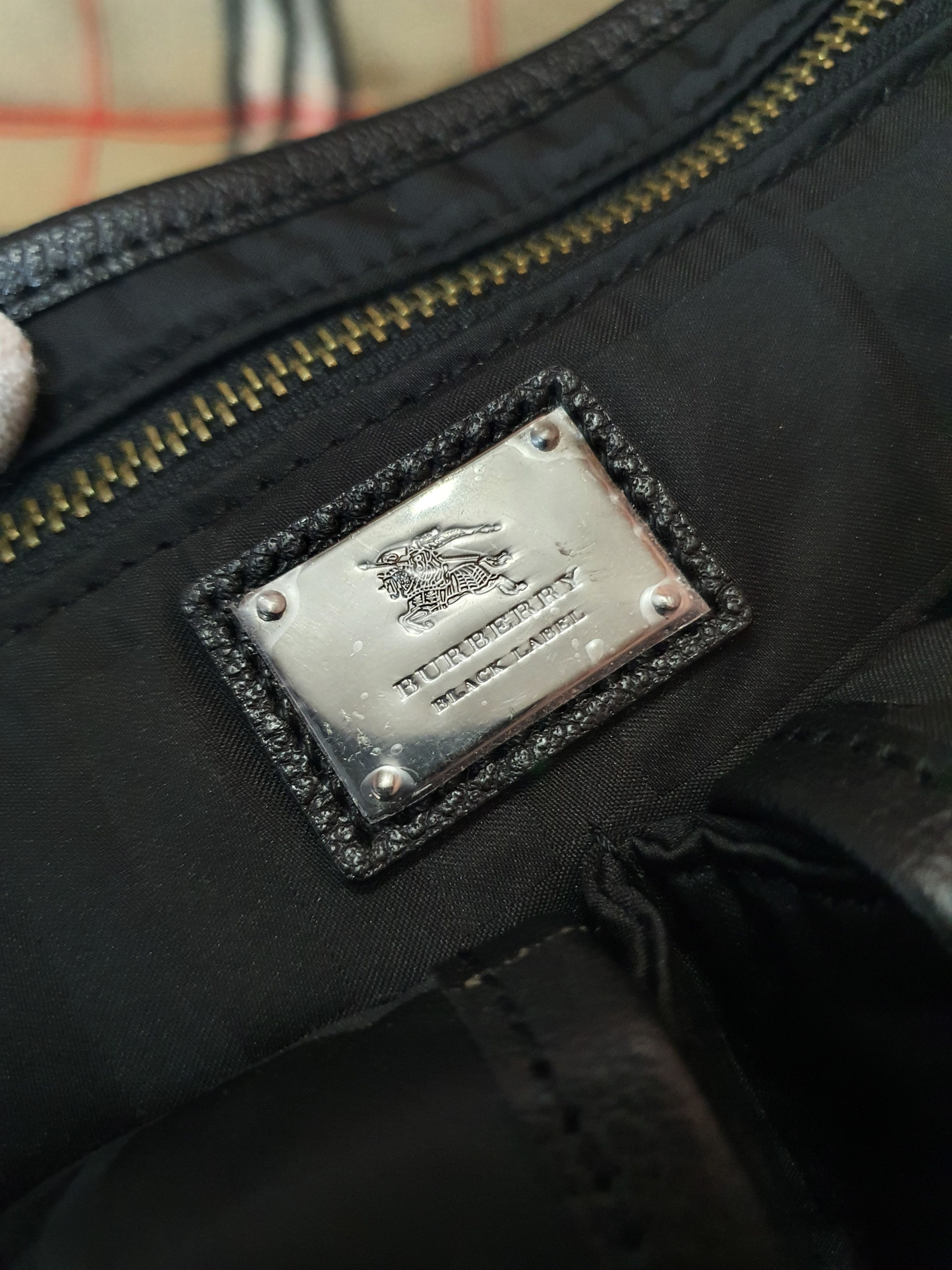 Burberry BURBERRY Black Label 2-Way Waist Bag Crossbody Bag. Size ONE SIZE - 2 Thumbnail