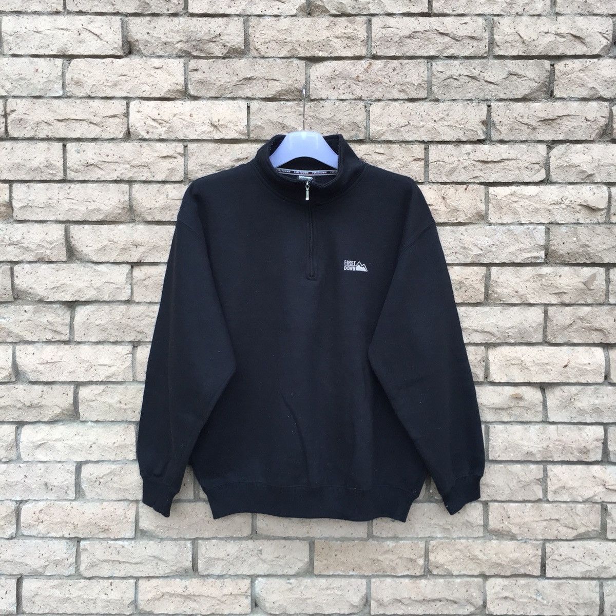 Vintage FIRST DOWN USA sweatshirt spellout embroidered small logo. Size US L / EU 52-54 / 3 - 1 Thumbnail