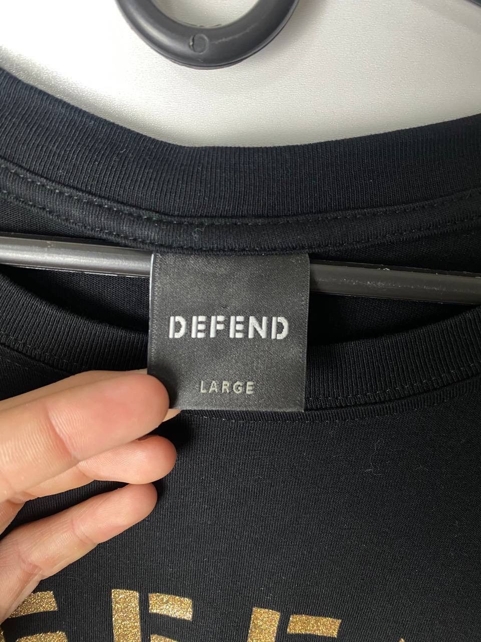 DEFEND PARIS Defend Paris t-shirt size L Size US L / EU 52-54 / 3 - 3 Thumbnail