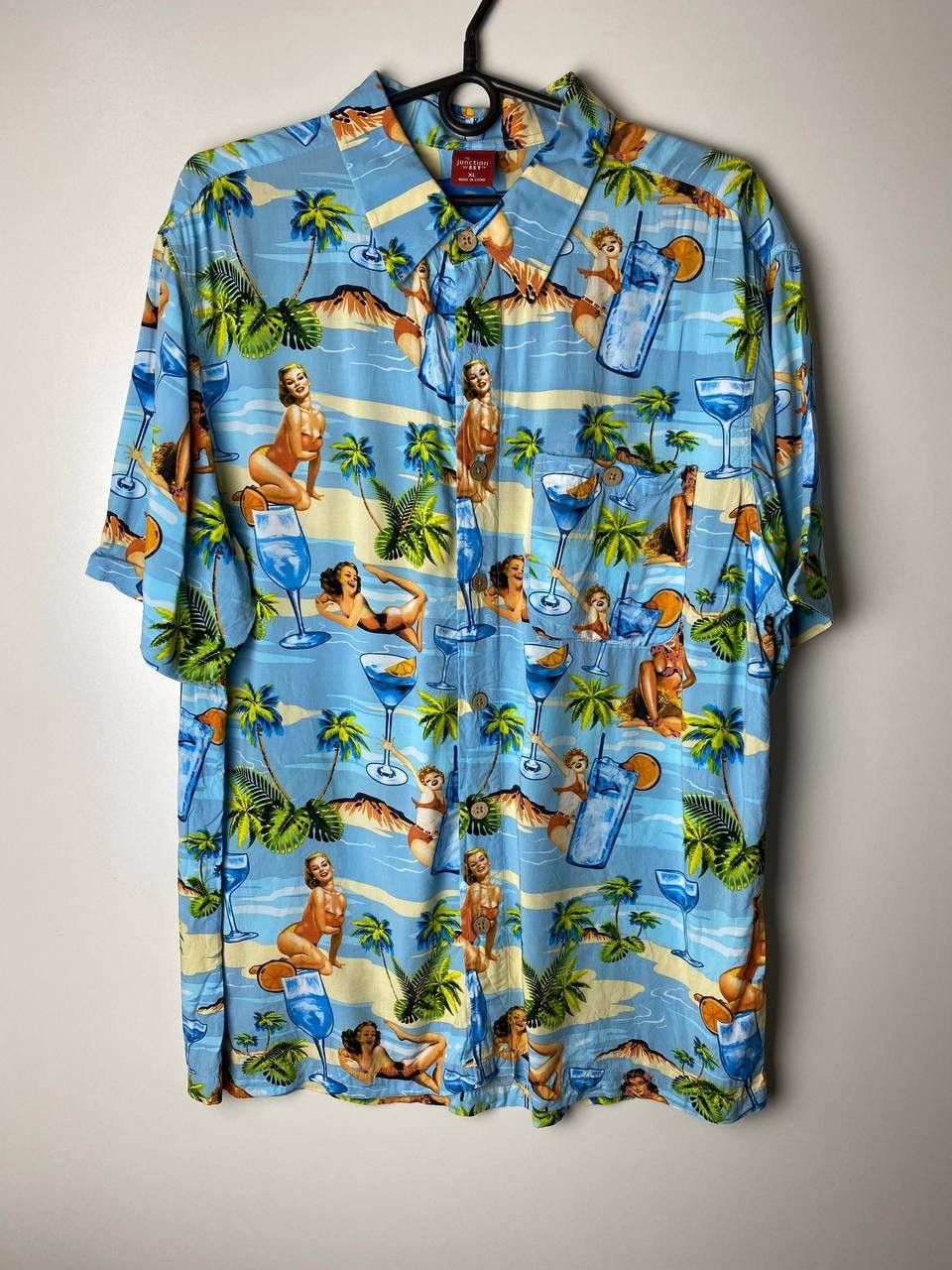 Vintage Hawaii Merlyn Monroe Crazy shirt size XL Size US XL / EU 56 / 4 - 1 Thumbnail