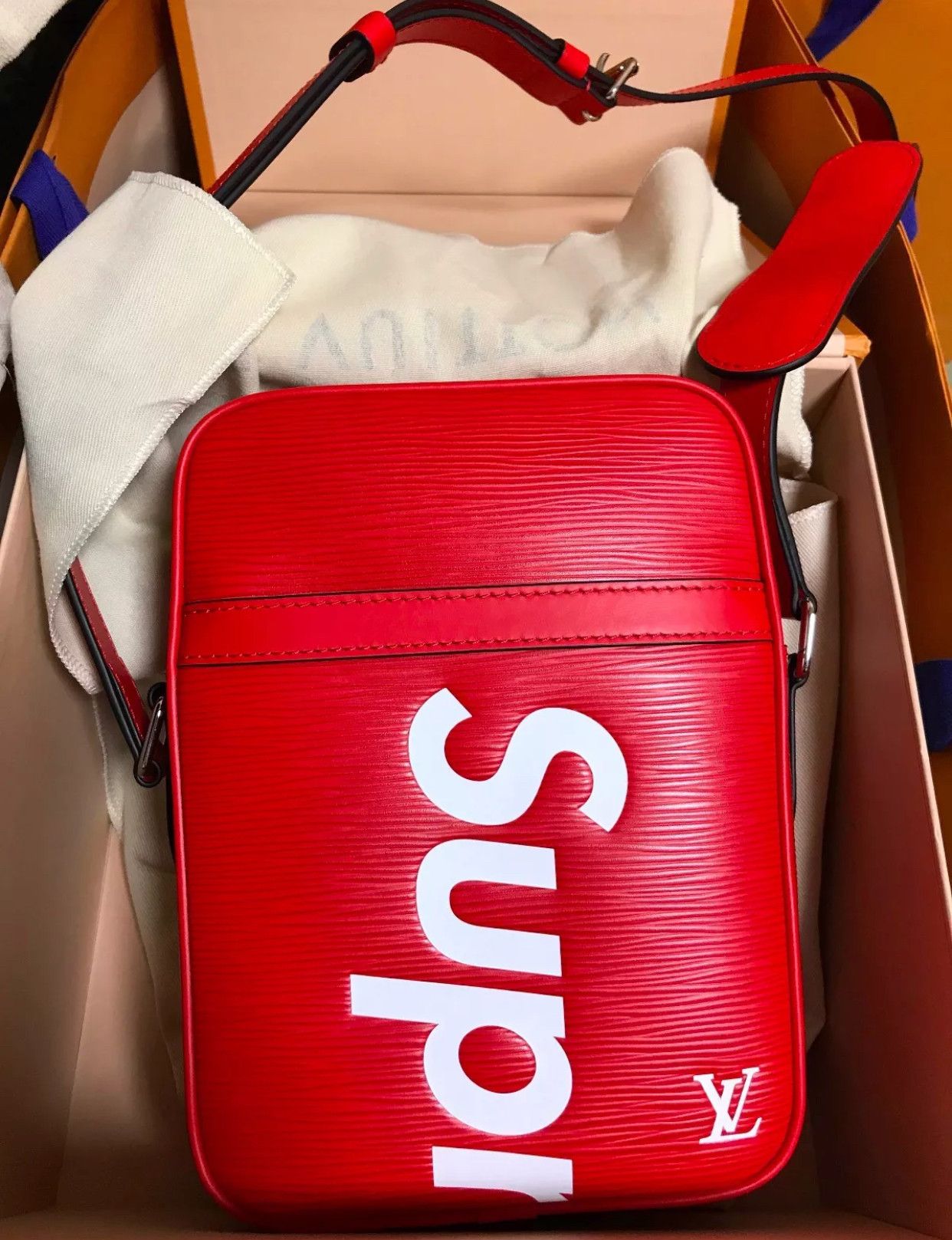 Shoulder Bag Louis Vuitton Supreme