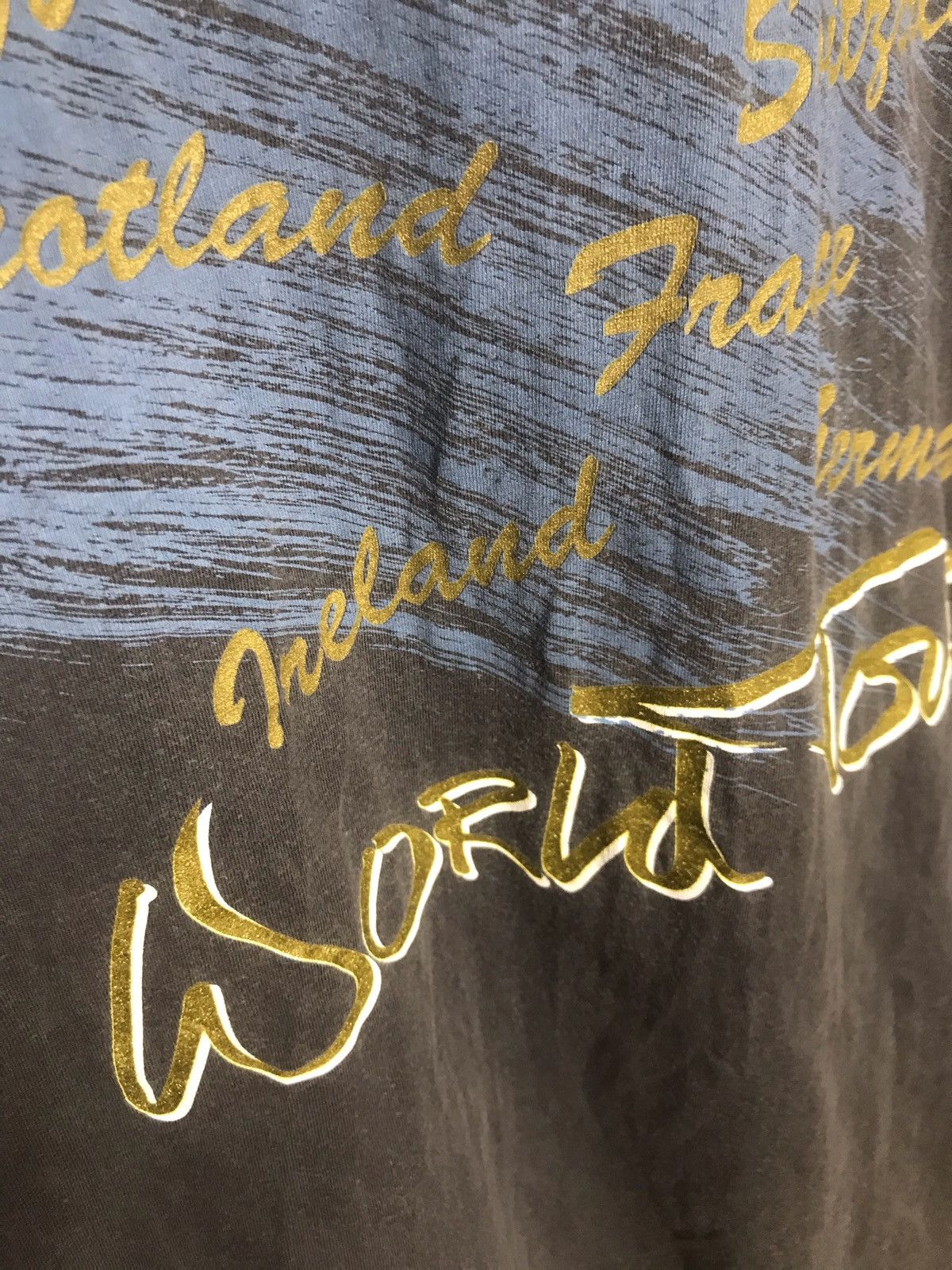 Vintage Vintage 90s Torvill Dean t-shirt Size US L / EU 52-54 / 3 - 17 Thumbnail