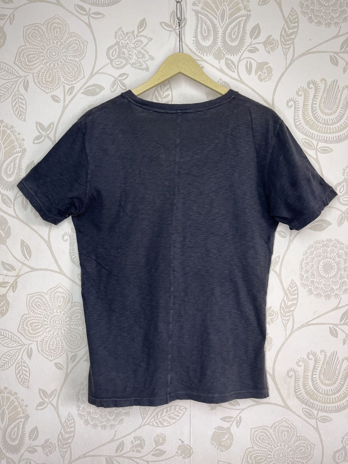 Jun Takahashi × Undercover × Uniqlo Undercover X Jun Takahashi X Uniqlo TShirt Size US M / EU 48-50 / 2 - 19 Thumbnail