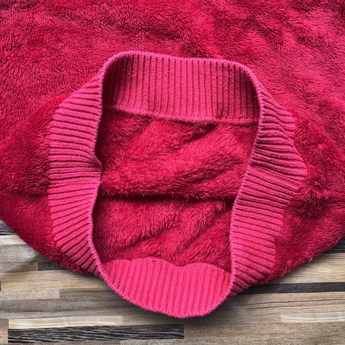 Undercover × Uniqlo Undercover X Uniqlo Sweater Rare Red Colour Size US M / EU 48-50 / 2 - 10 Thumbnail