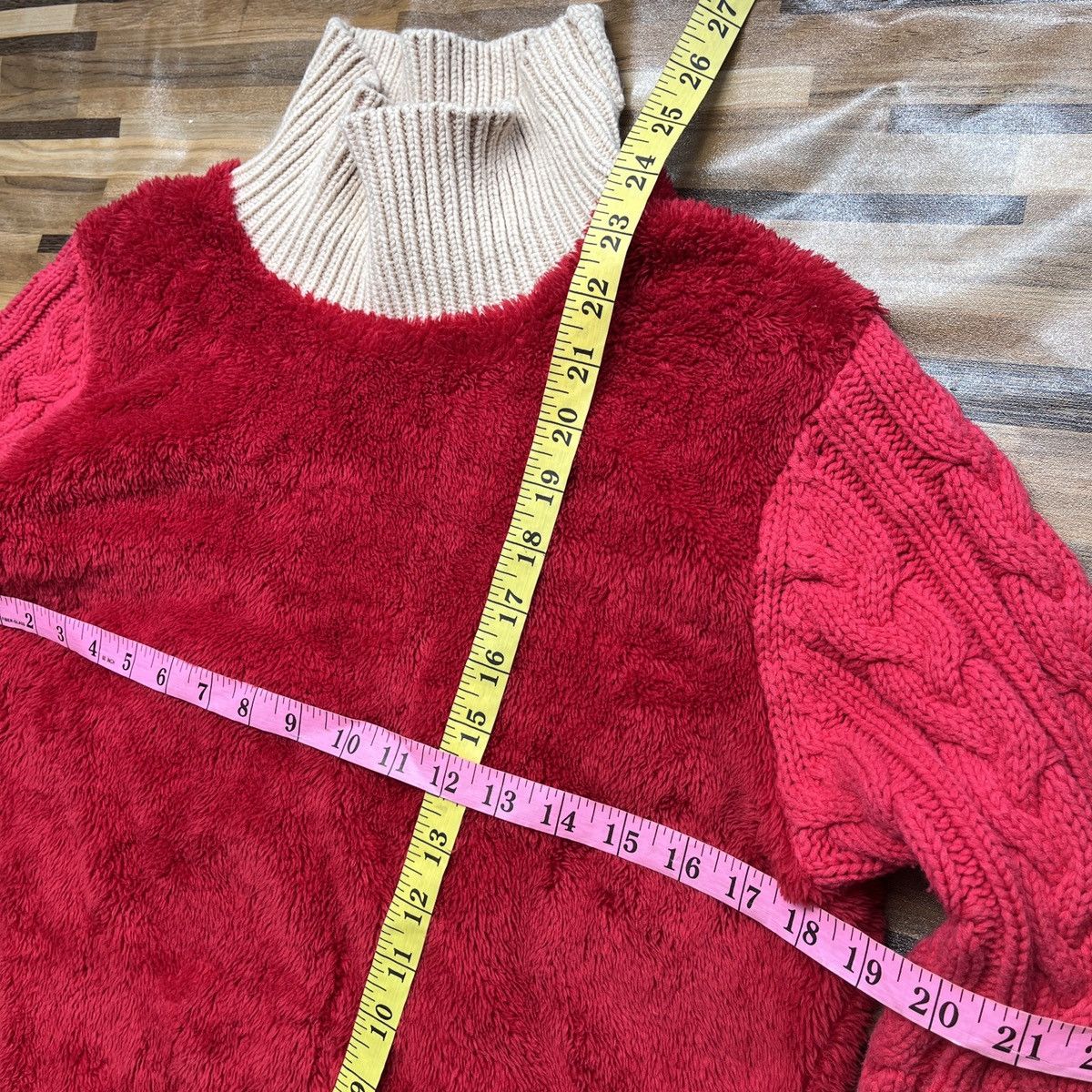 Undercover × Uniqlo Undercover X Uniqlo Sweater Rare Red Colour Size US M / EU 48-50 / 2 - 5 Thumbnail
