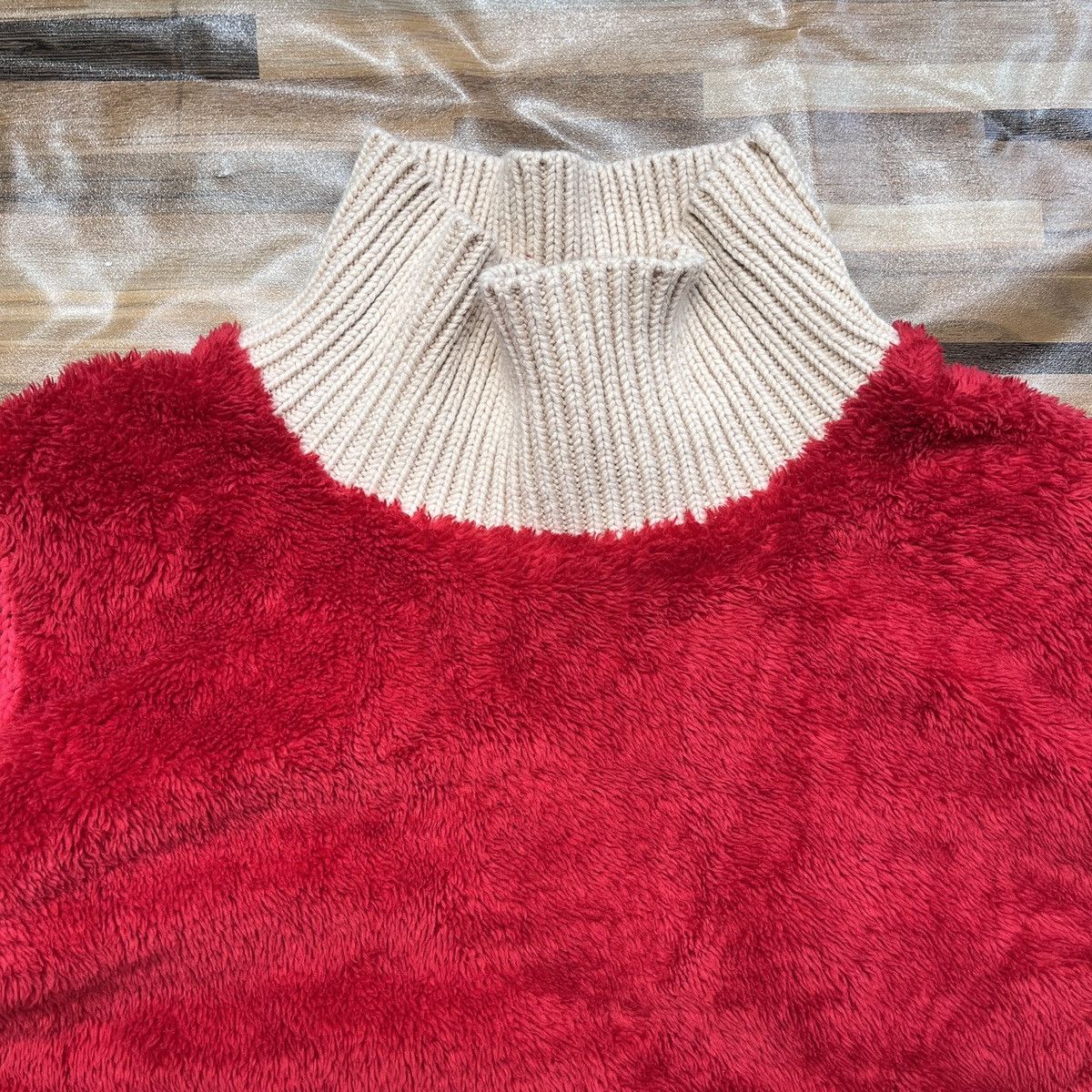 Undercover × Uniqlo Undercover X Uniqlo Sweater Rare Red Colour Size US M / EU 48-50 / 2 - 7 Thumbnail