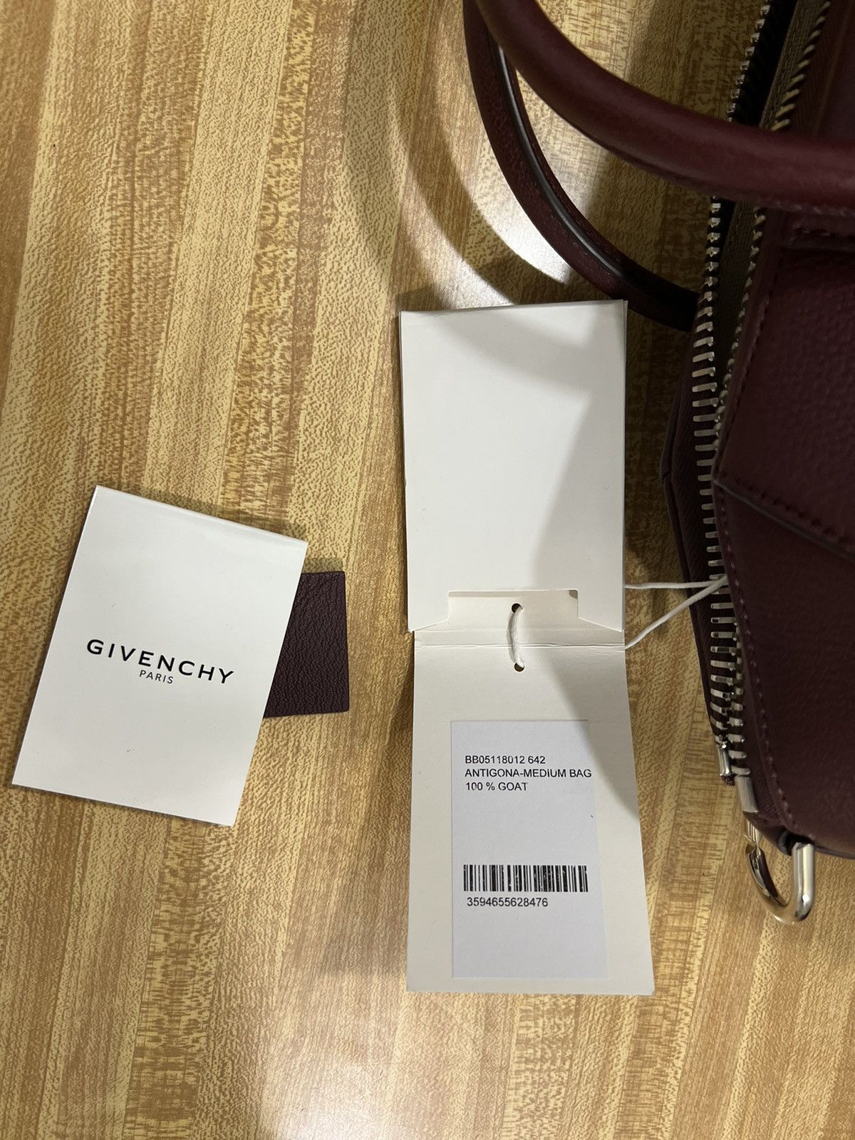 Givenchy Antigona Bag/Satchel BB05118012 642 Made In Italy