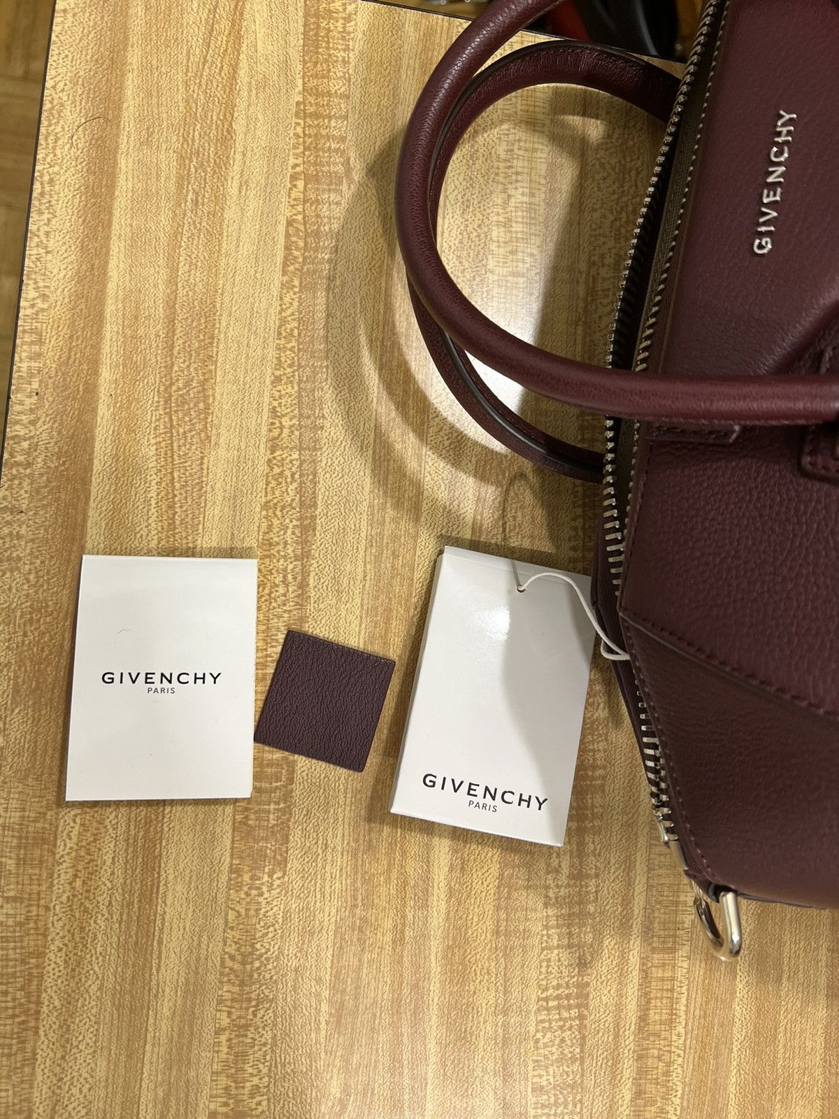 Givenchy Antigona Bag/Satchel BB05118012 642 Made In Italy