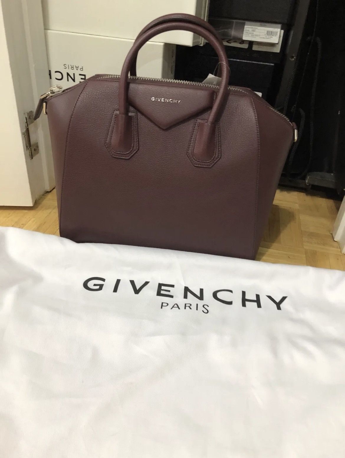 Givenchy Antigona Bag/Satchel BB05118012 642 Made In Italy