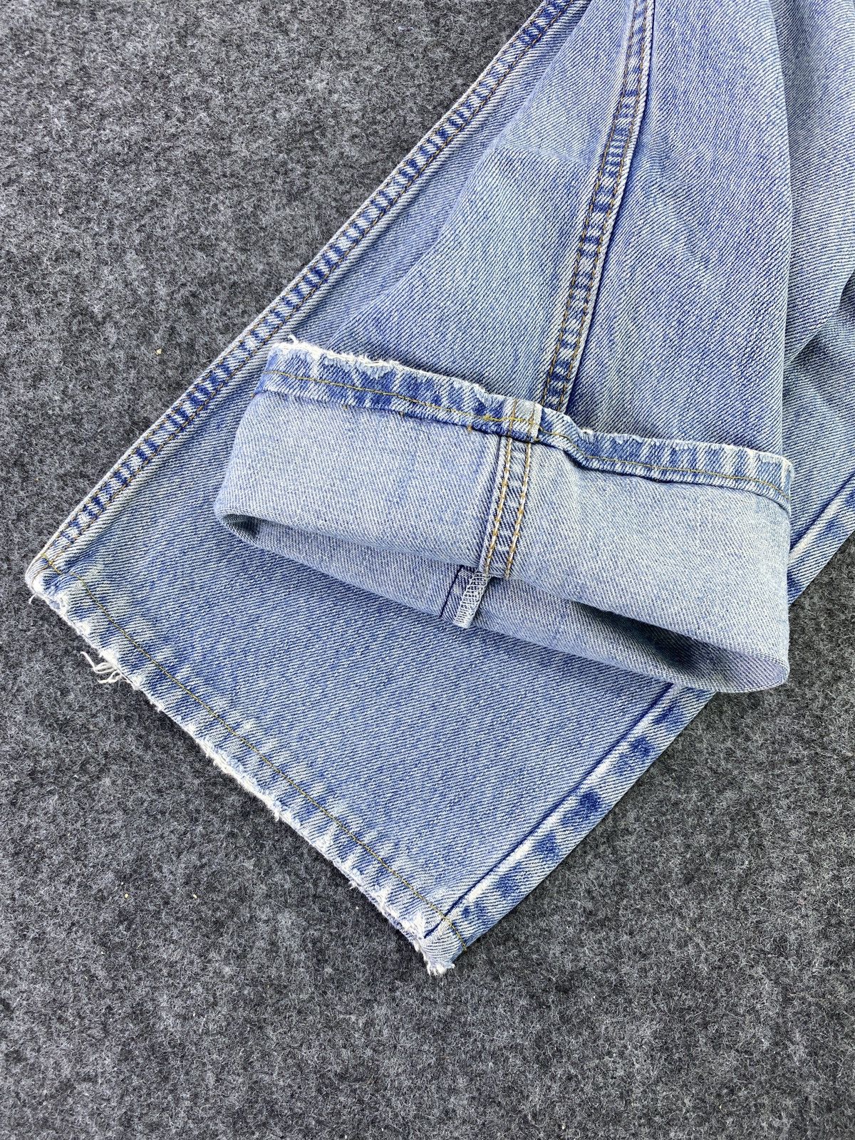 Levi's VINTAGE LEVI'S 505 BLUE WASH JEANS - J687 Size US 34 / EU 50 - 8 Thumbnail