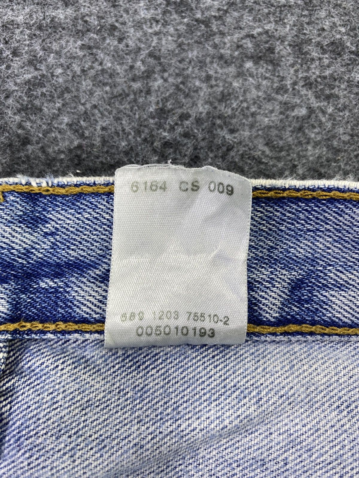 Levi's VINTAGE LEVI'S 501 DISTRESS BLUE WASH JEANS - J690 Size US 32 / EU 48 - 6 Thumbnail