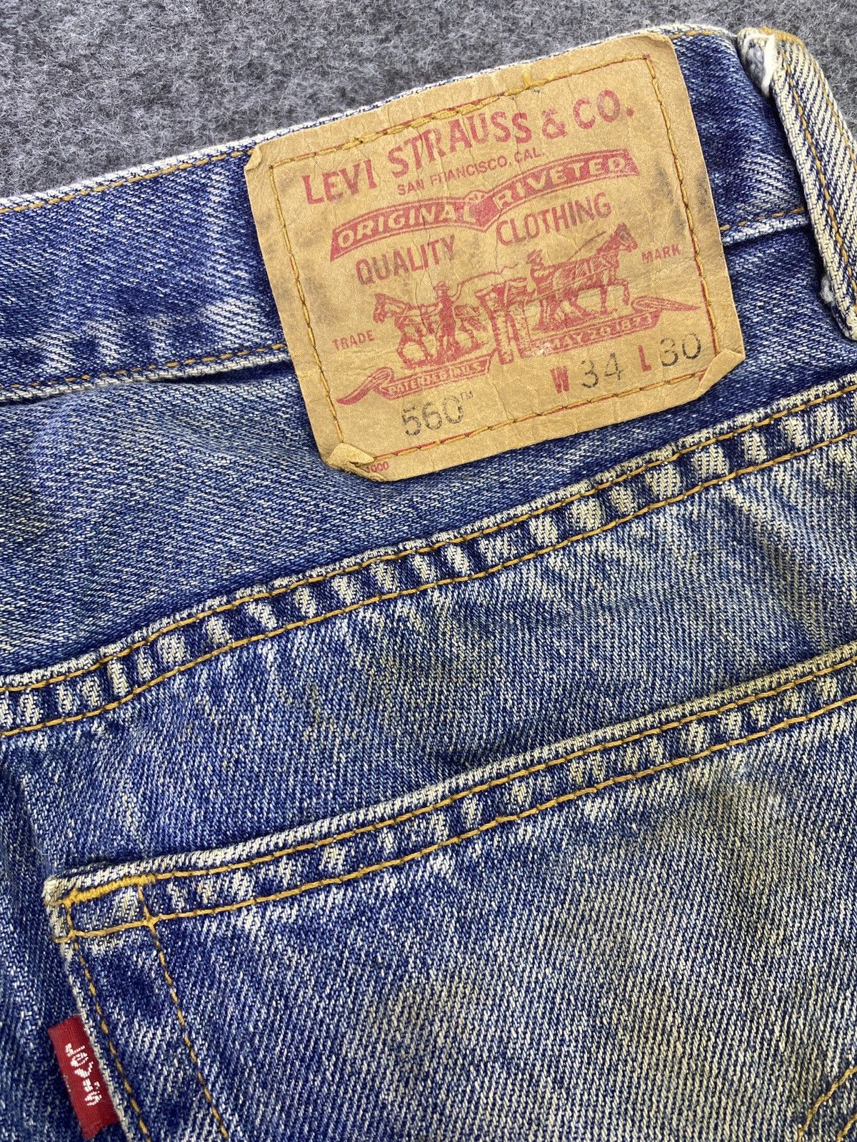 Levi's VINTAGE LEVI'S 560 DIRTY BLUE WASH JEANS - J691 Size US 34 / EU 50 - 8 Thumbnail