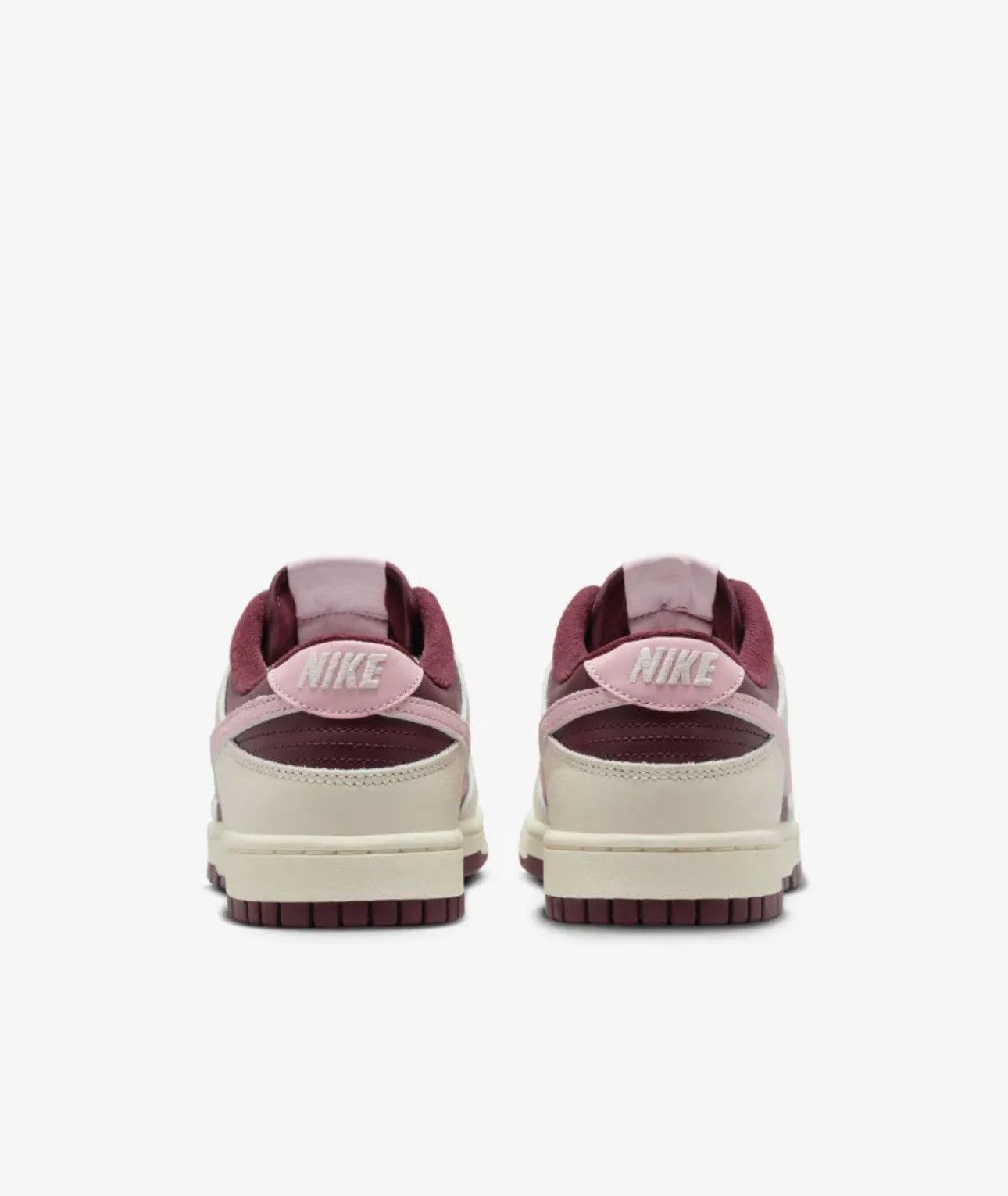 Nike Nike Dunk Low Valentine’s Day Size US 11 / EU 44 - 10 Thumbnail