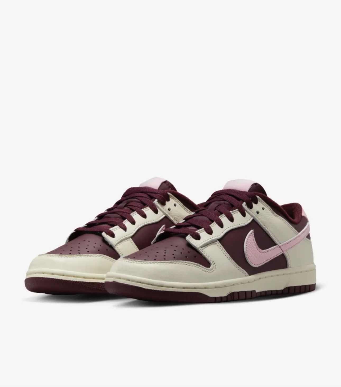 Nike Nike Dunk Low Valentine’s Day Size US 11 / EU 44 - 7 Thumbnail