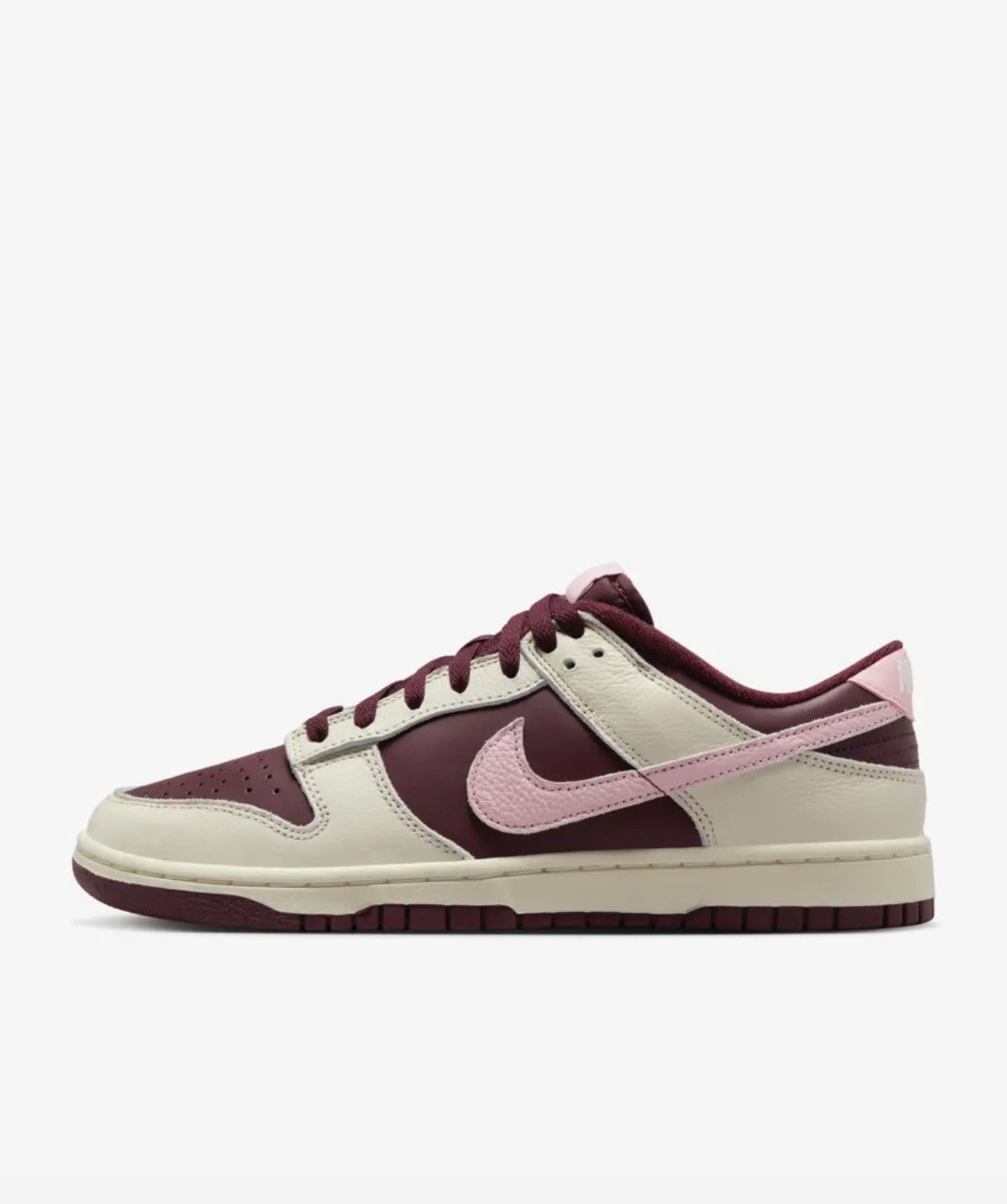 Nike Nike Dunk Low Valentine’s Day Size US 11 / EU 44 - 9 Thumbnail