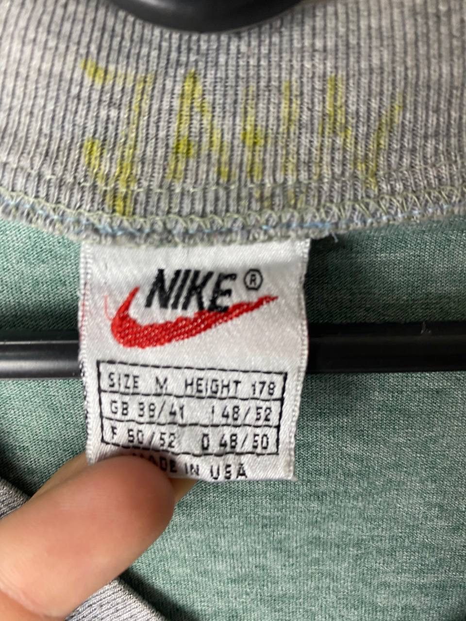 Vintage Nike center logo vintage t-shirt size M Size US M / EU 48-50 / 2 - 3 Thumbnail