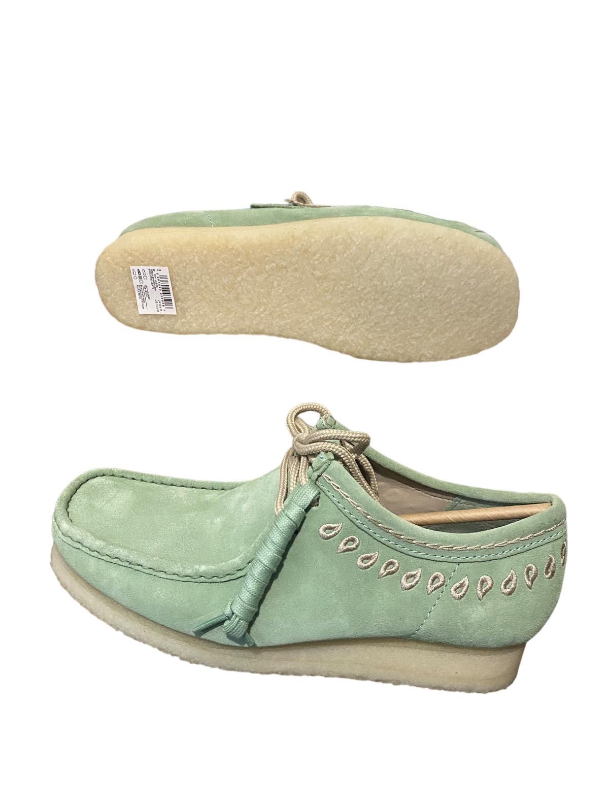Clarks CLARKS WALLABEE WOMEN SIZE 10.5 COLOR GREEN EMBROIDERY Size US 10.5 / EU 43-44 - 4 Thumbnail