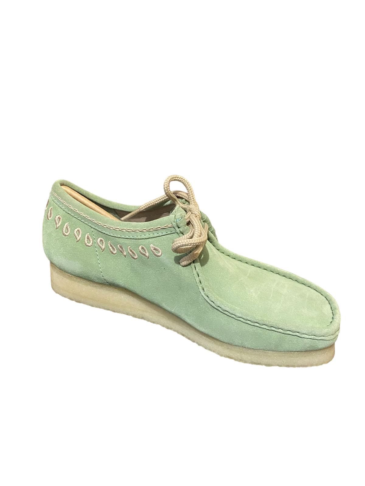 Clarks CLARKS WALLABEE WOMEN SIZE 10.5 COLOR GREEN EMBROIDERY Size US 10.5 / EU 43-44 - 2 Thumbnail