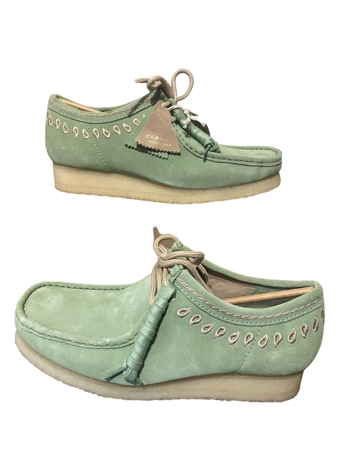Clarks CLARKS WALLABEE WOMEN SIZE 10.5 COLOR GREEN EMBROIDERY Size US 10.5 / EU 43-44 - 3 Thumbnail