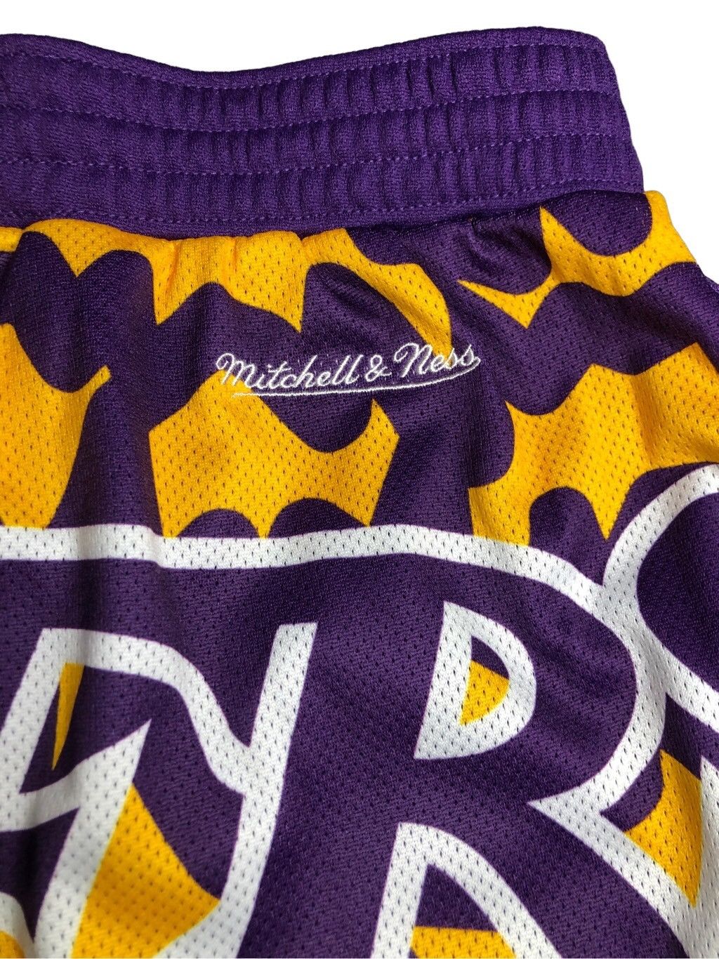 Mitchell & Ness Mitchell & Ness Los Angeles Lakers Shorts Size US 32 / EU 48 - 3 Thumbnail