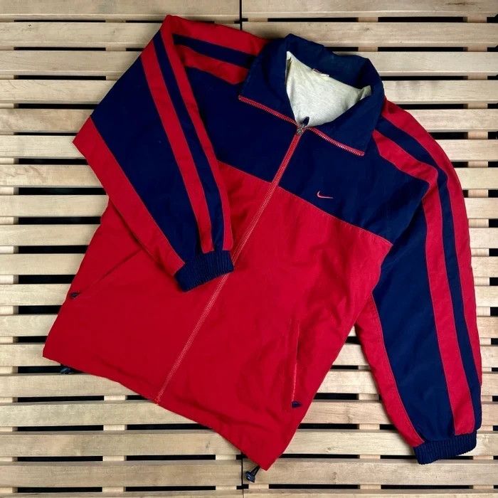 Nike × Vintage Mens Bomber Jacket Nike Vintage Size L Red Size US L / EU 52-54 / 3 - 1 Thumbnail