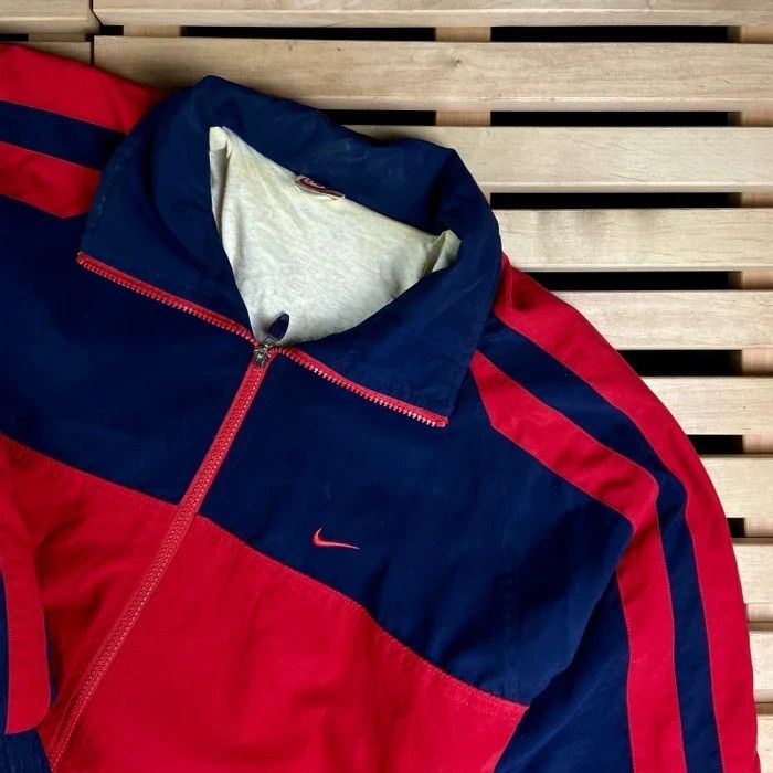 Nike × Vintage Mens Bomber Jacket Nike Vintage Size L Red Size US L / EU 52-54 / 3 - 2 Thumbnail