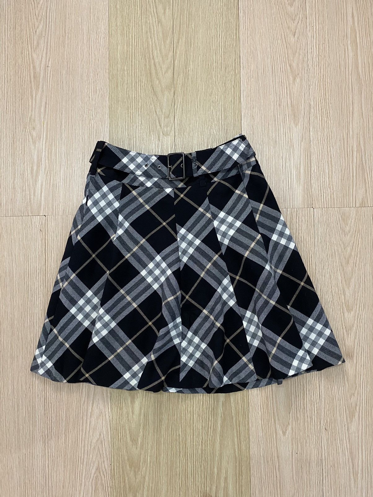 image of Burberry London Blue Label Nova Check Mini Skirt in Black, Women's (Size 38)