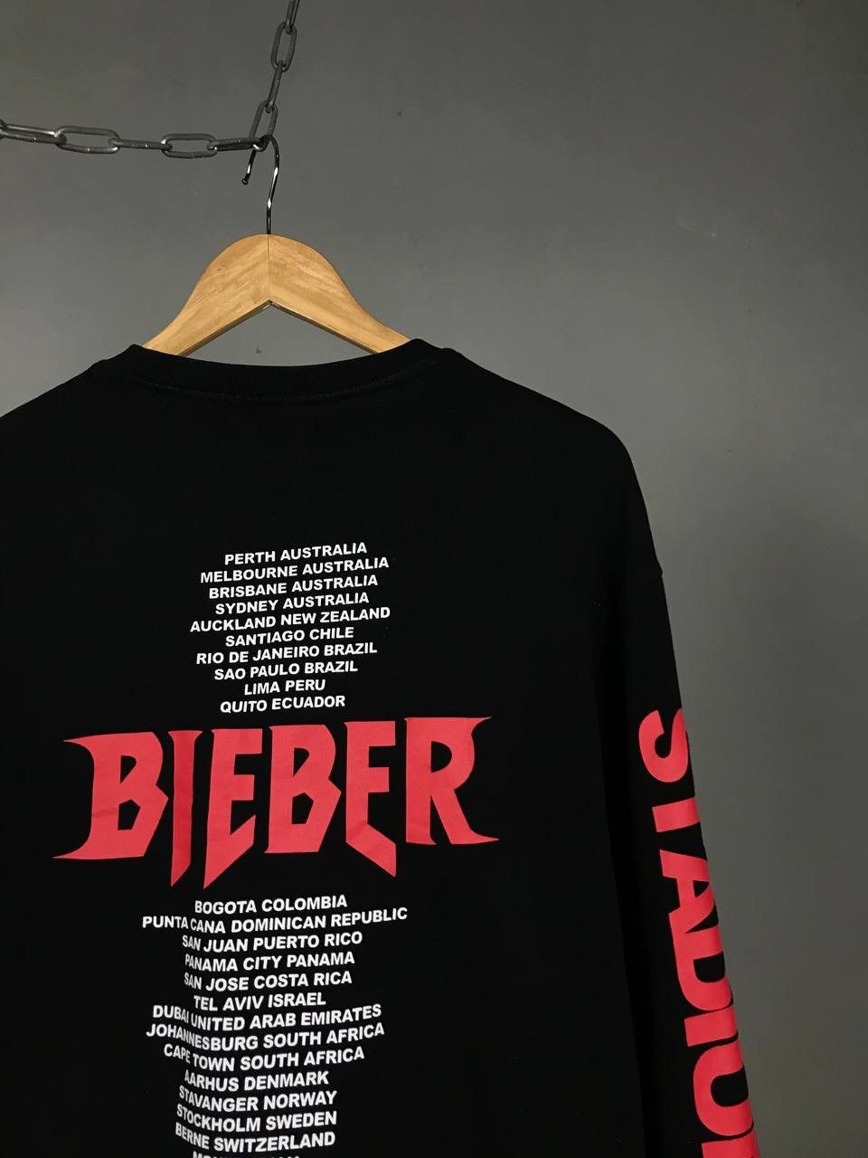 Justin Bieber Justin Bieber TEAM vintage band tour overprinted tee Size US L / EU 52-54 / 3 - 9 Thumbnail