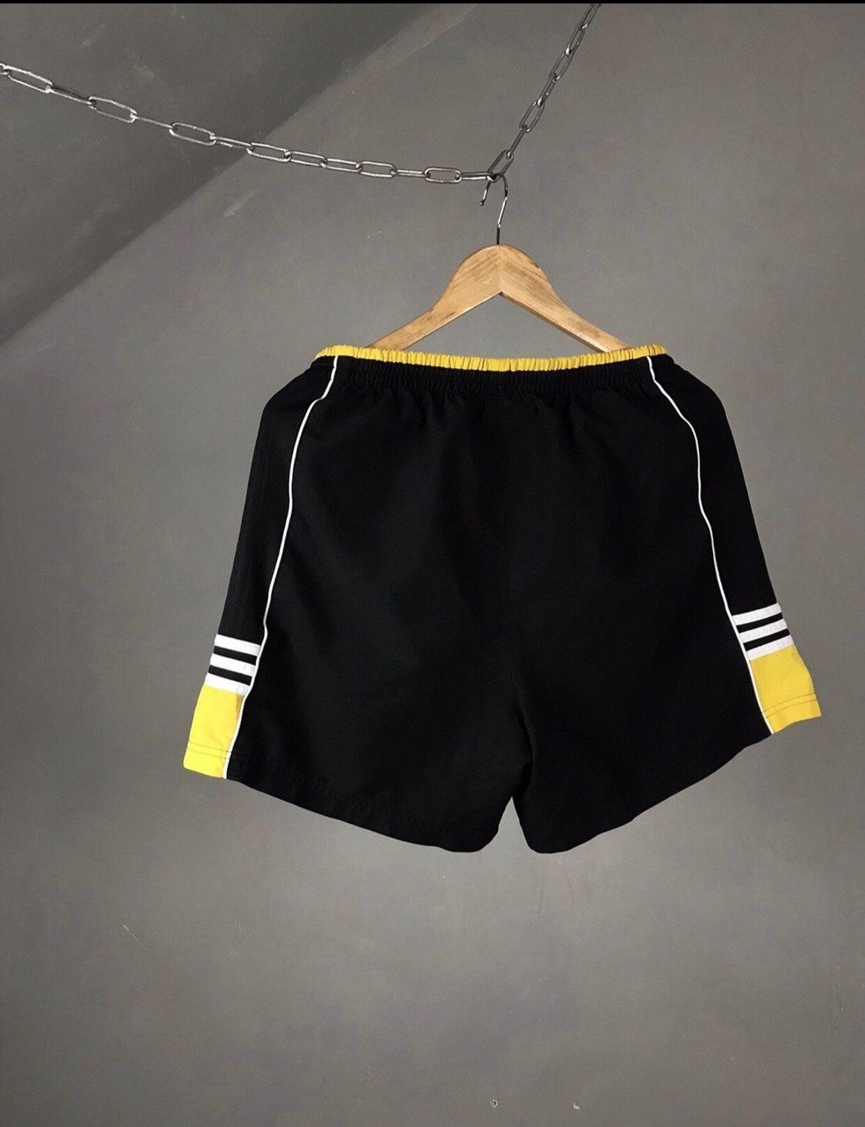 Adidas Adidas Vintage Shorts Size US 32 / EU 48 - 8 Thumbnail