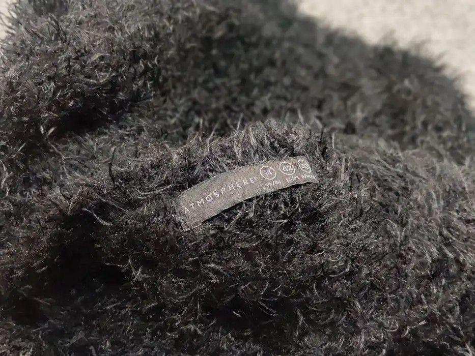 Japanese Brand Vintage 90's Japanese Black Mohair Style Fuzzy Sweater Size US S / EU 44-46 / 1 - 8 Thumbnail