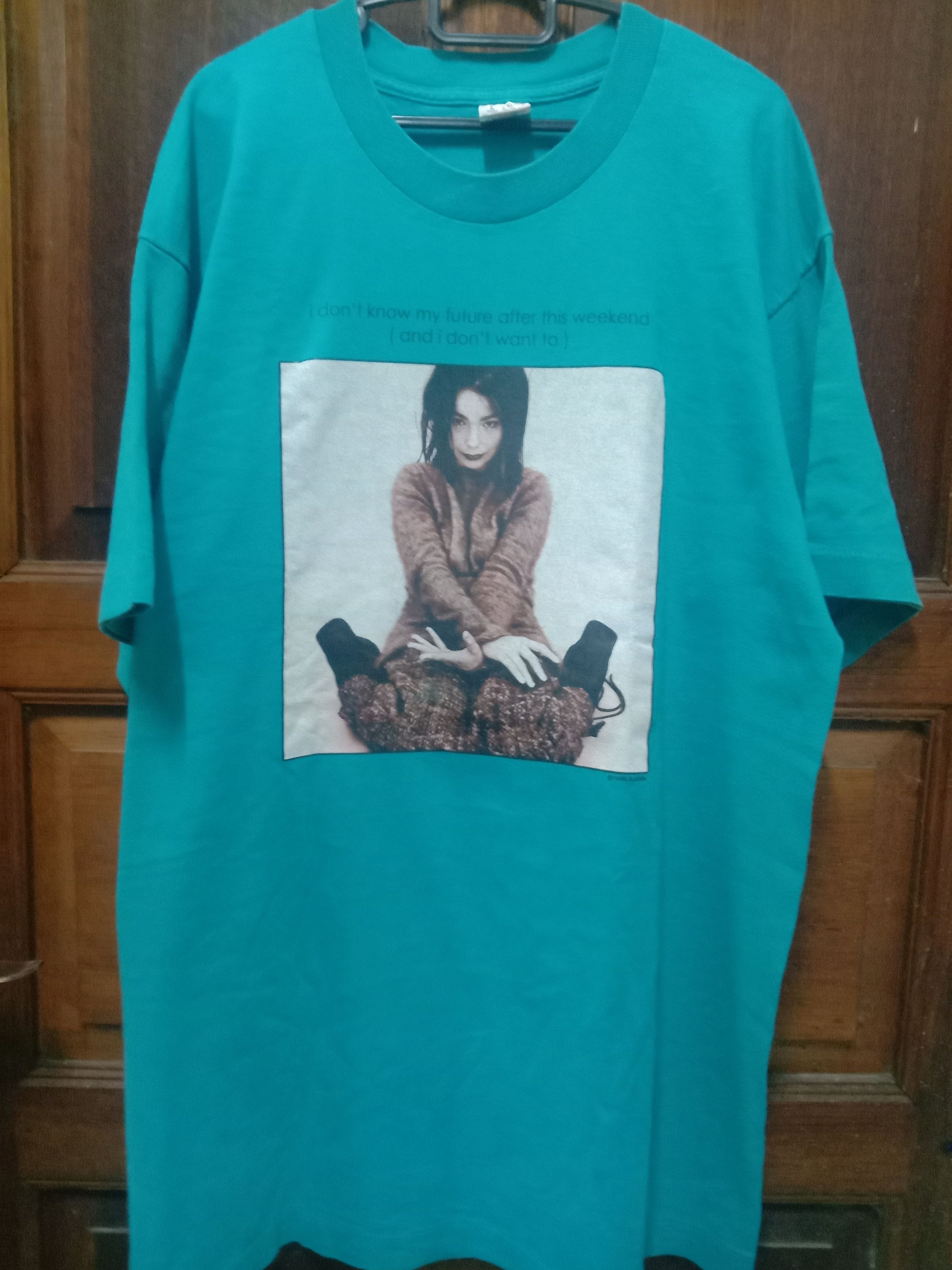 BJORK 1996 VINTAGE VIOLENTLY HAPPY - Tops