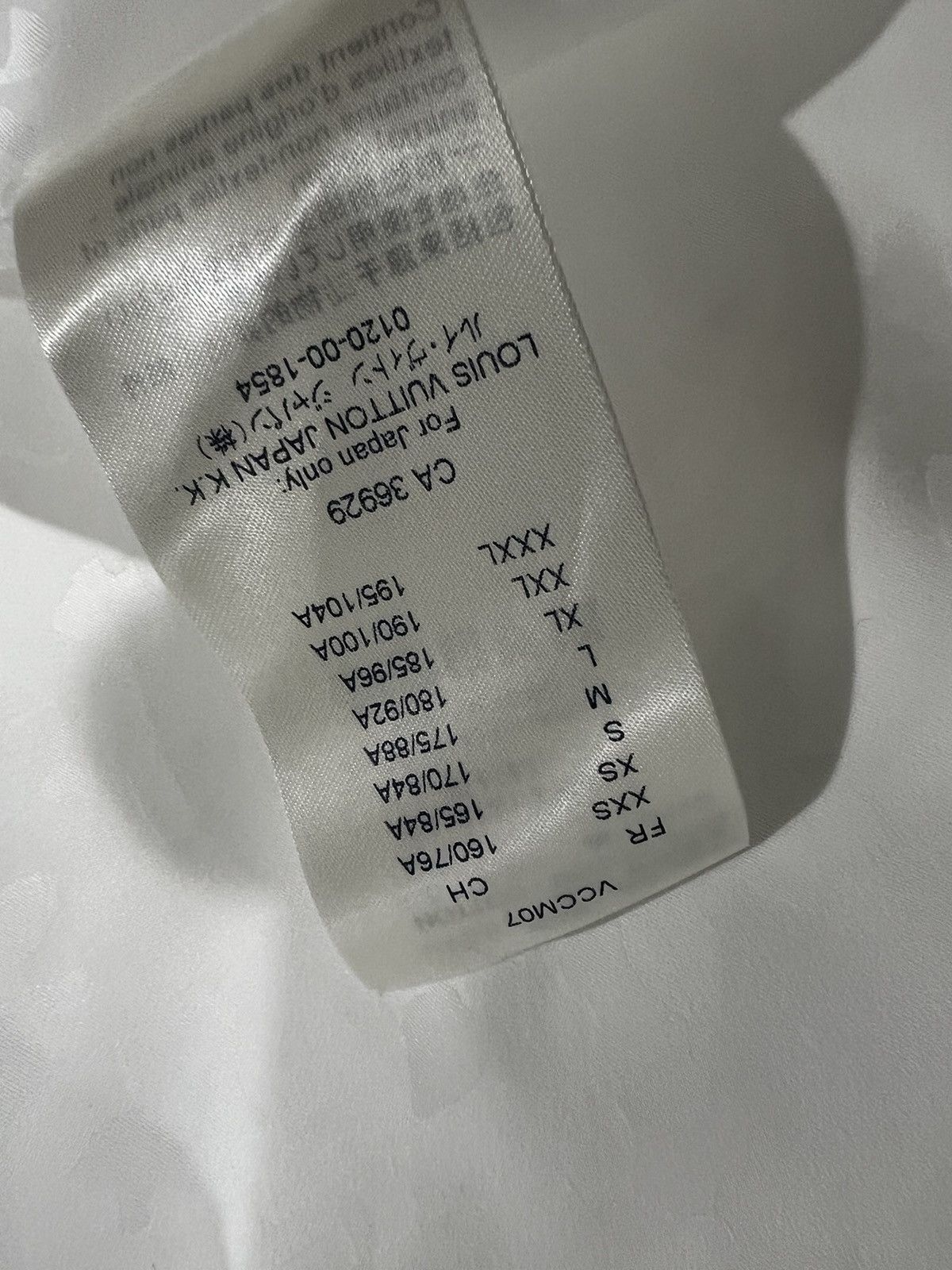 Louis Vuitton Louis Vuitton mens camo shirt. 42/16.5. $1190 Size US L / EU 52-54 / 3 - 3 Thumbnail
