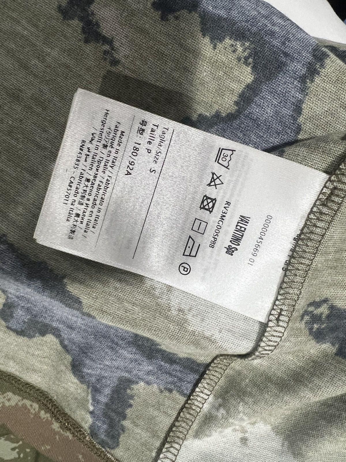 Valentino Valentino mens camo shirt. S. $520 Size US S / EU 44-46 / 1 - 9 Thumbnail