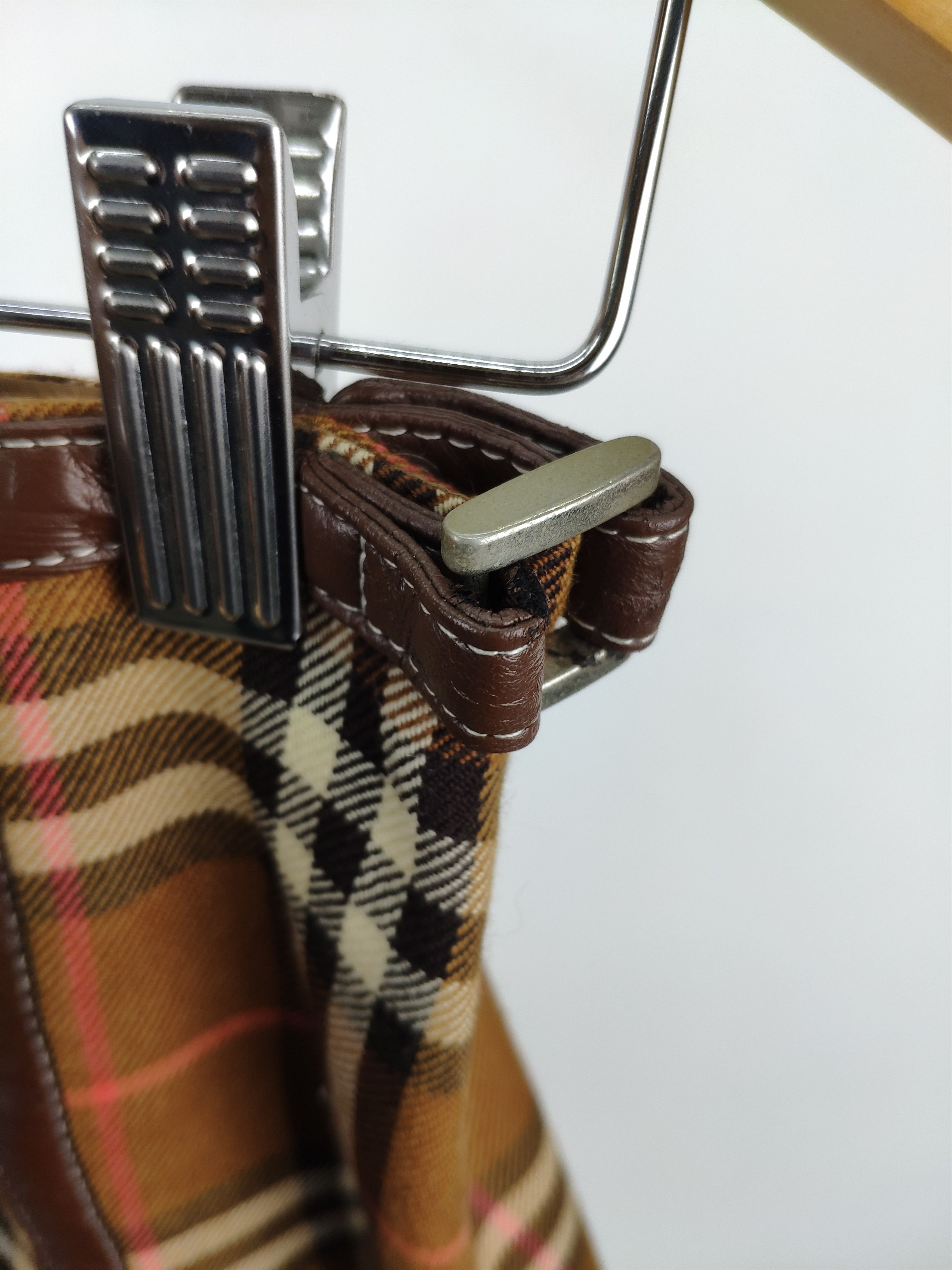 Burberry × Vintage Burberry Skirts Nova Check Wool Mini Skirt Size 27" / US 4 / IT 40 - 9 Thumbnail