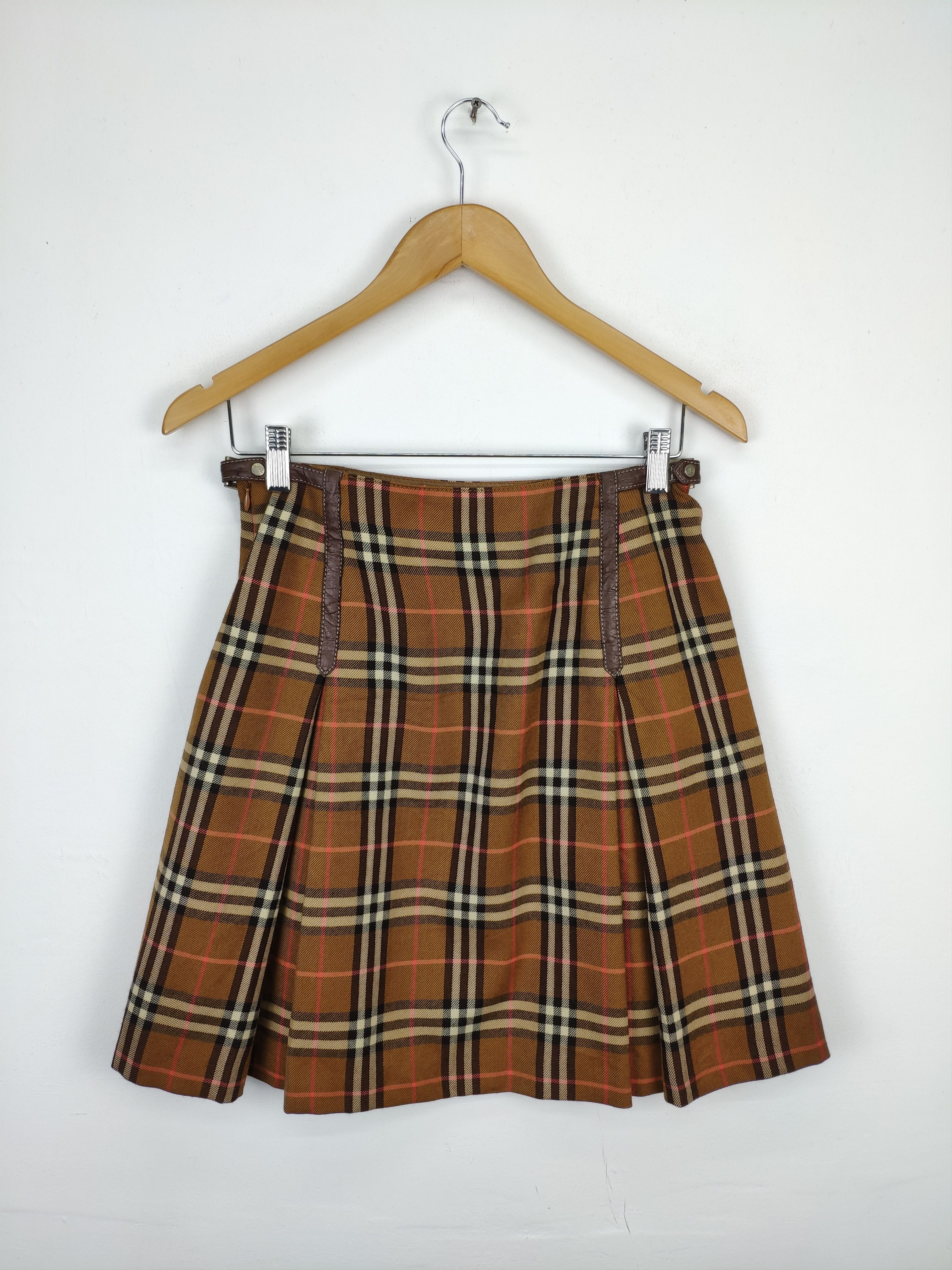 Burberry × Vintage Burberry Skirts Nova Check Wool Mini Skirt Size 27" / US 4 / IT 40 - 2 Thumbnail