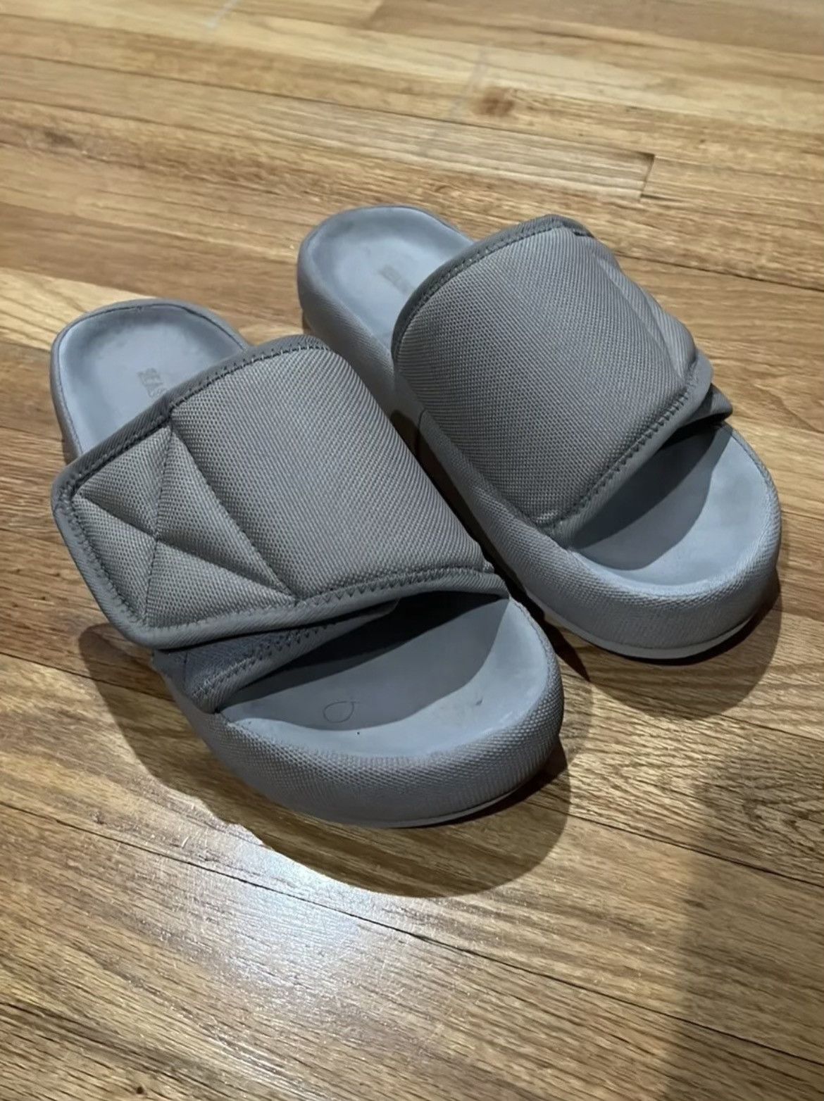 Yeezy Season 6 Slides 'Taupe Grey' サンダル 【SALE／98%OFF】 - 靴