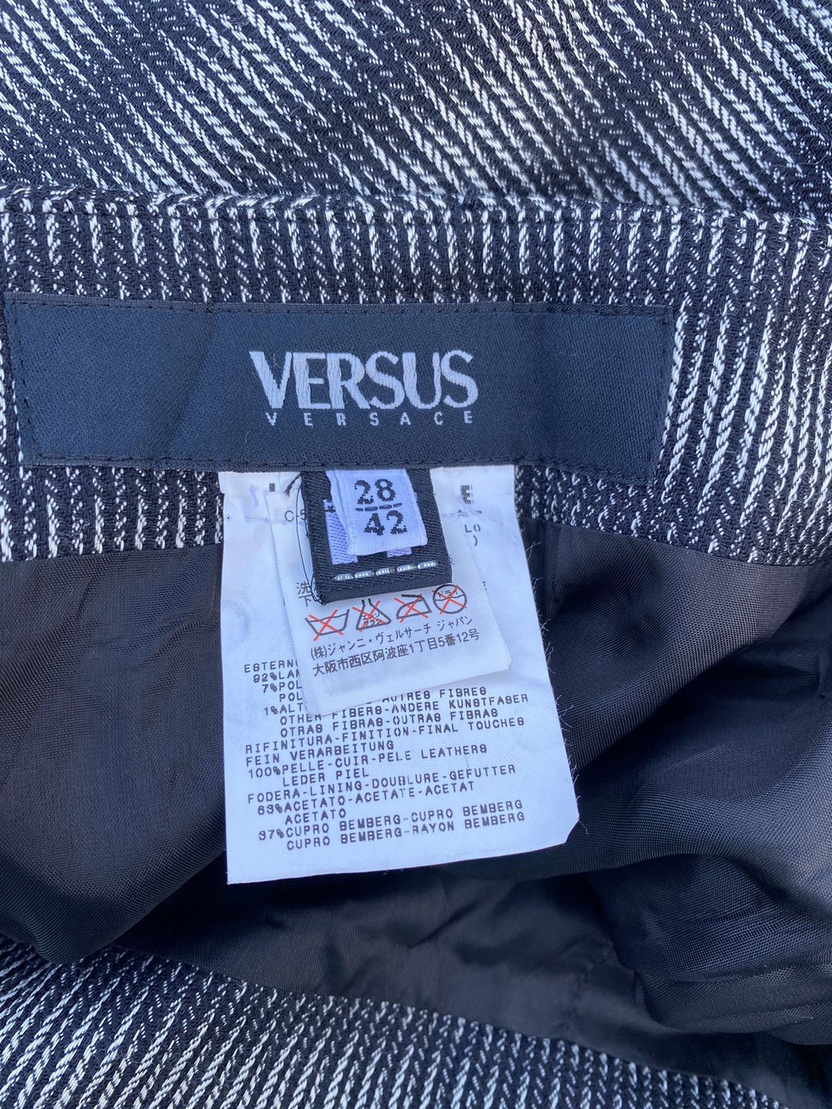 Versace NEED GONE 🔥 Versus Versace Short Skirt Size 28" / US 6 / IT 42 - 4 Thumbnail