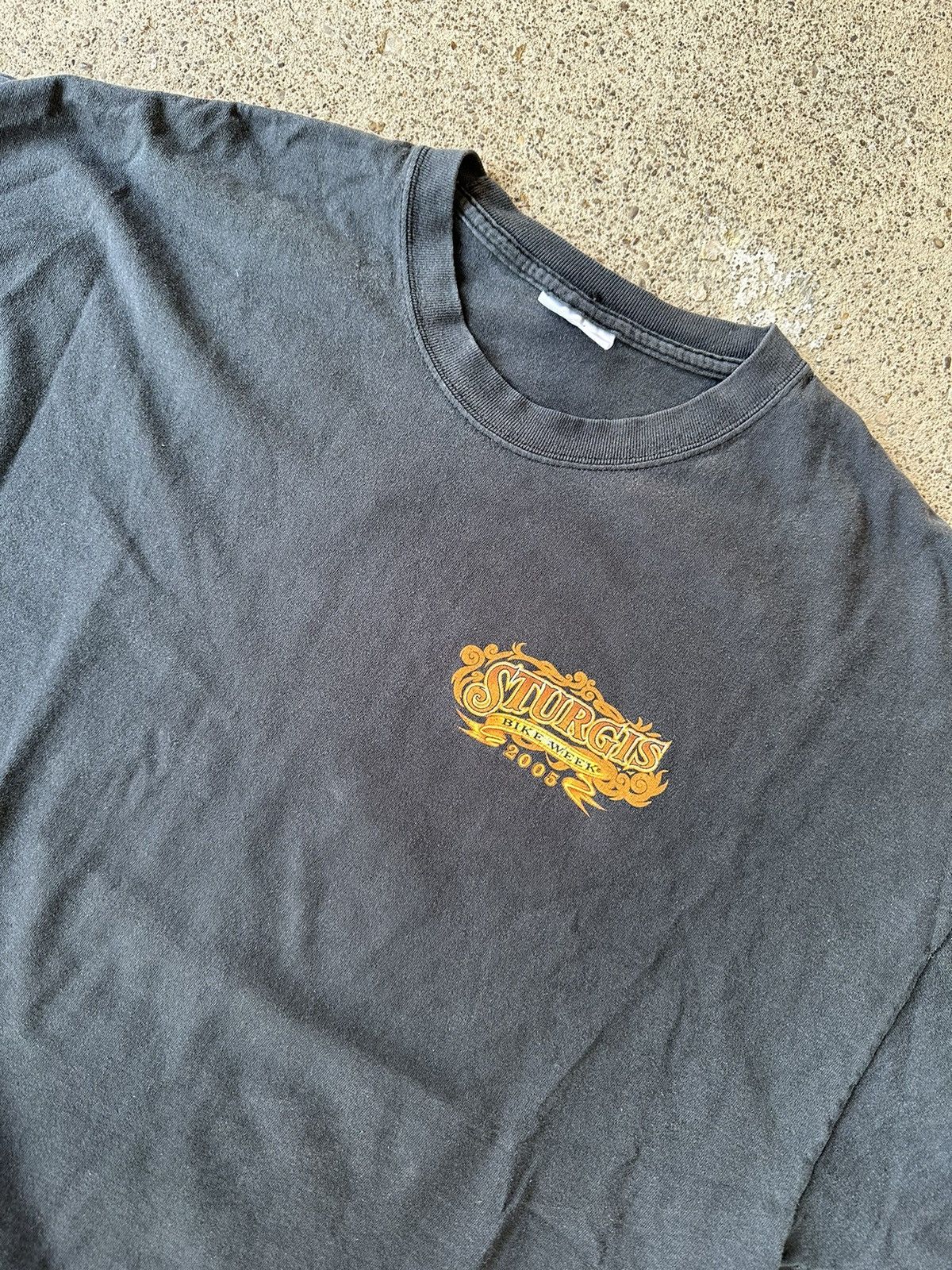 Harley Davidson 2005 Faded Sturgis Biker Rally Gold Logo Shirt Size US XL / EU 56 / 4 - 3 Thumbnail