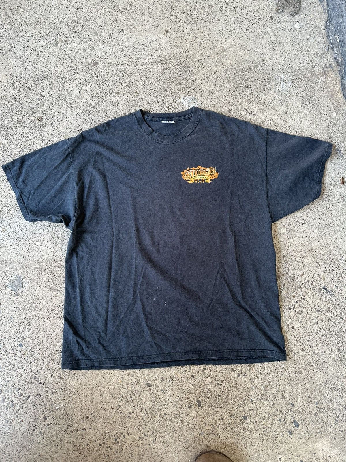 Harley Davidson 2005 Faded Sturgis Biker Rally Gold Logo Shirt Size US XL / EU 56 / 4 - 2 Thumbnail