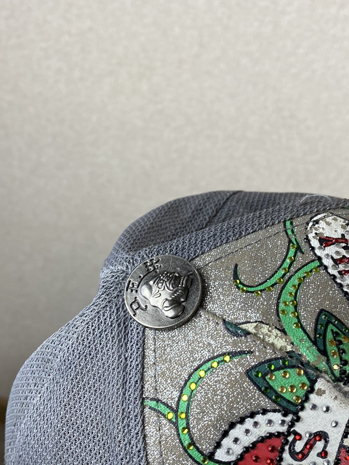 Christian Audigier × Ed Hardy × Vintage Ed Hardy by Christian silver sculls trucker cap Size ONE SIZE - 11 Thumbnail