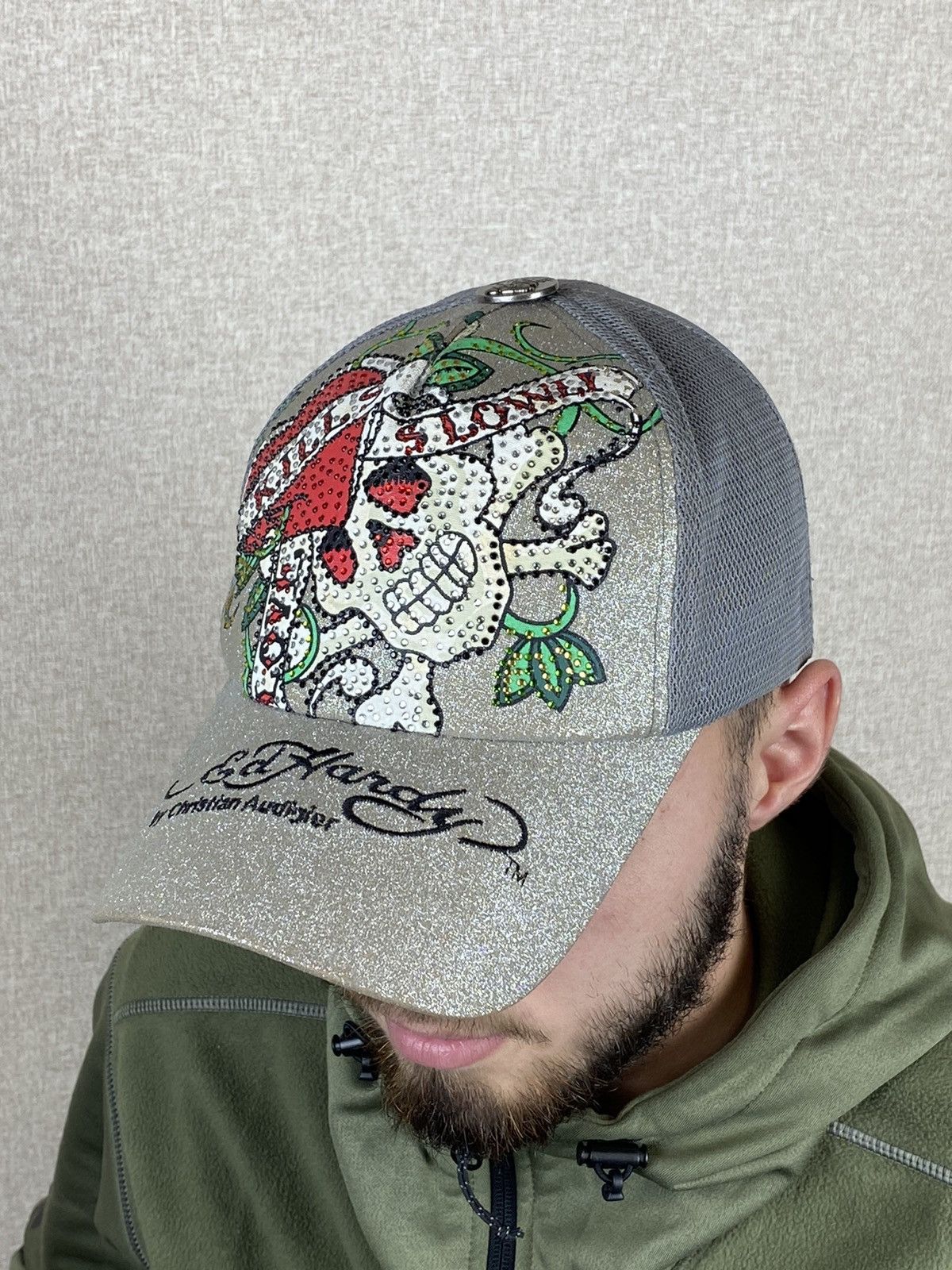 Ed Hardy by Christian silver sculls trucker cap