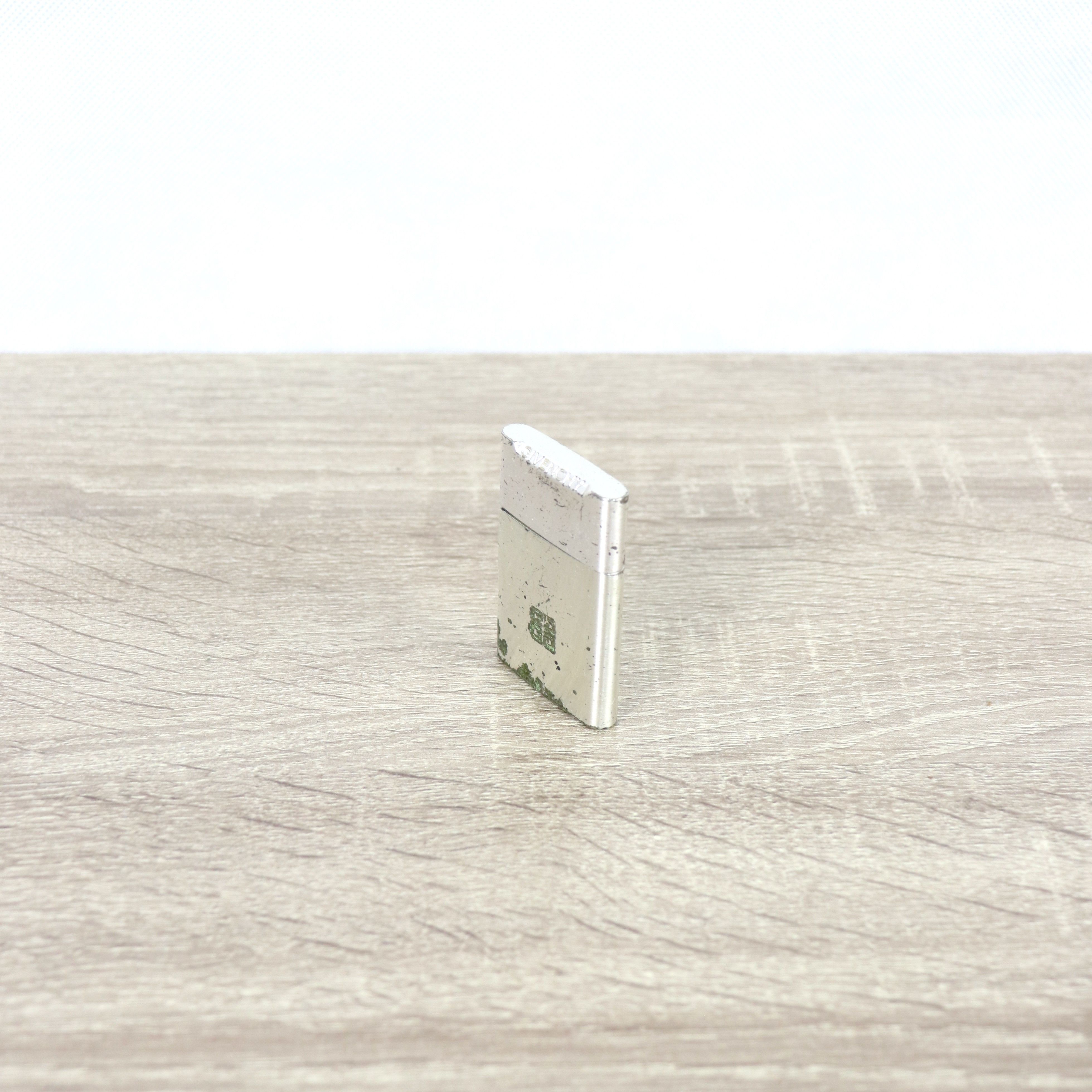 Givenchy × Vintage givenchy vintage lighter Size ONE SIZE - 2 Thumbnail